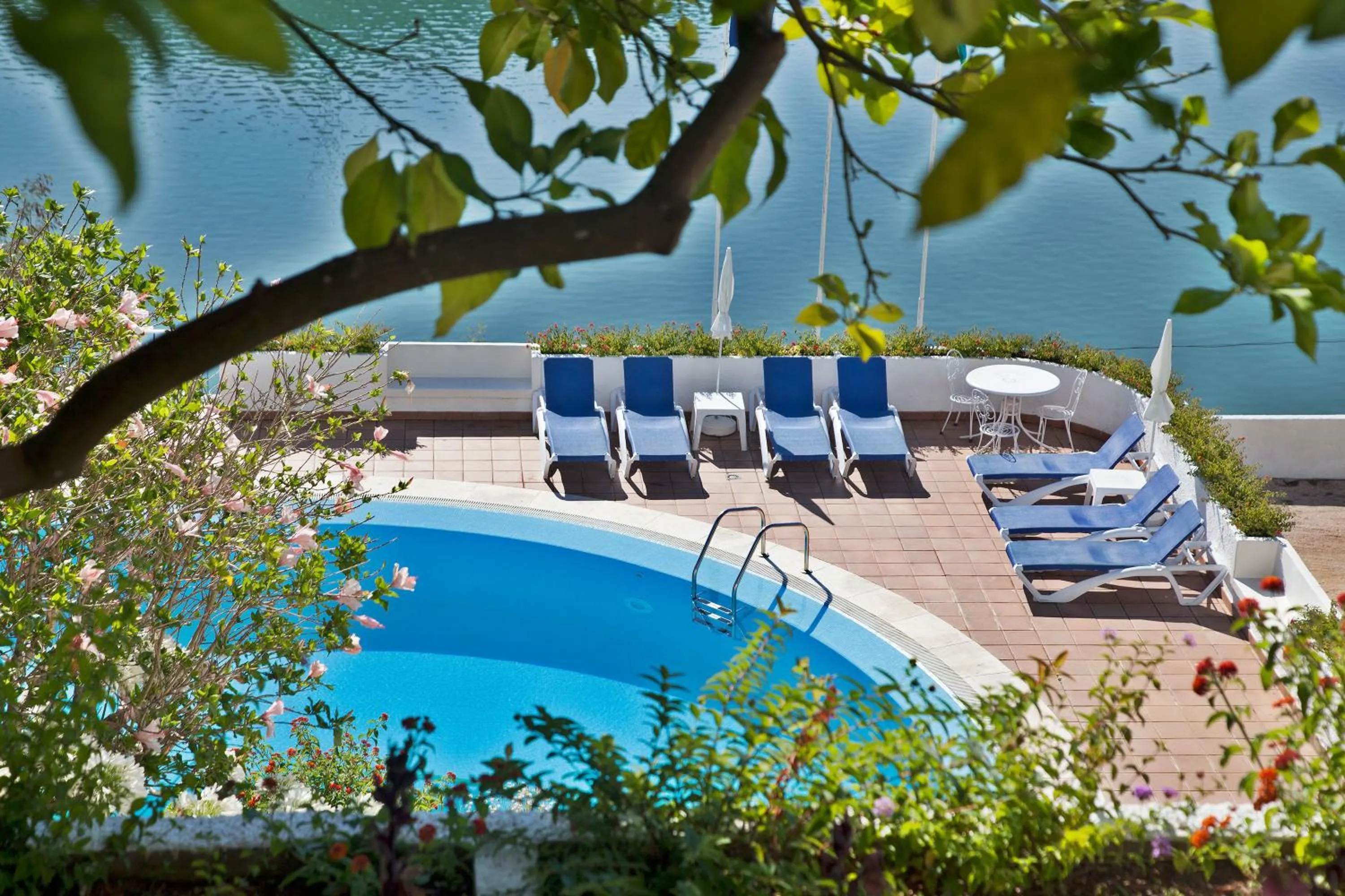 Swimming pool in Lago Azul Eco Hotel