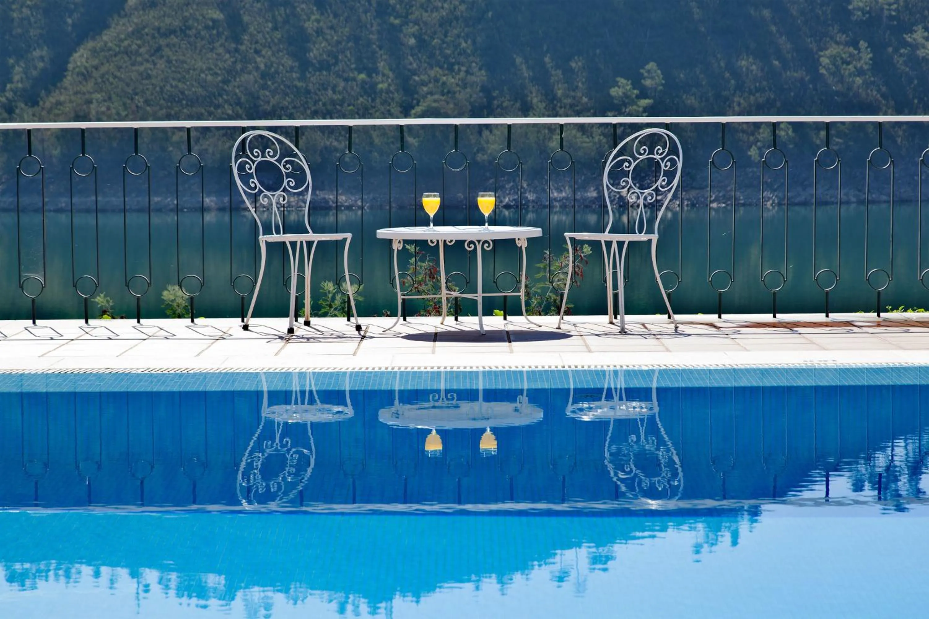 Swimming pool in Lago Azul Eco Hotel