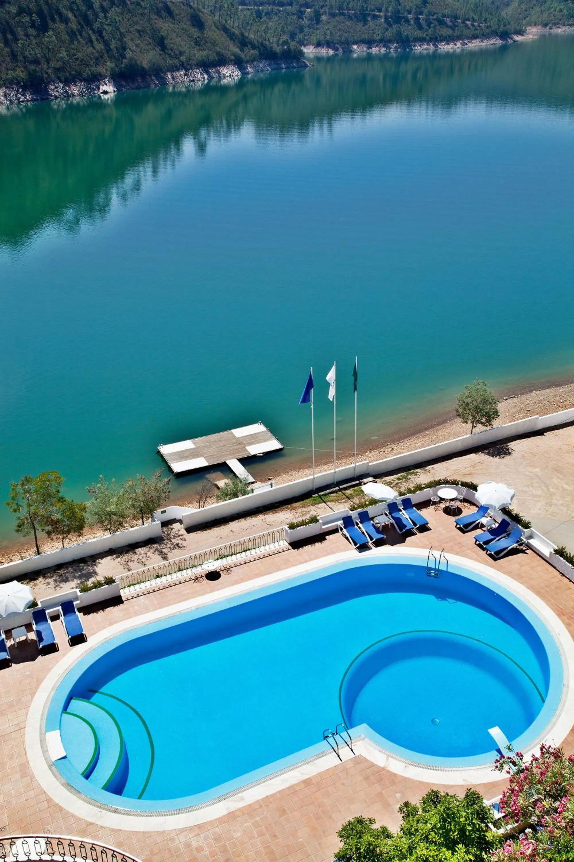 Swimming pool in Lago Azul Eco Hotel