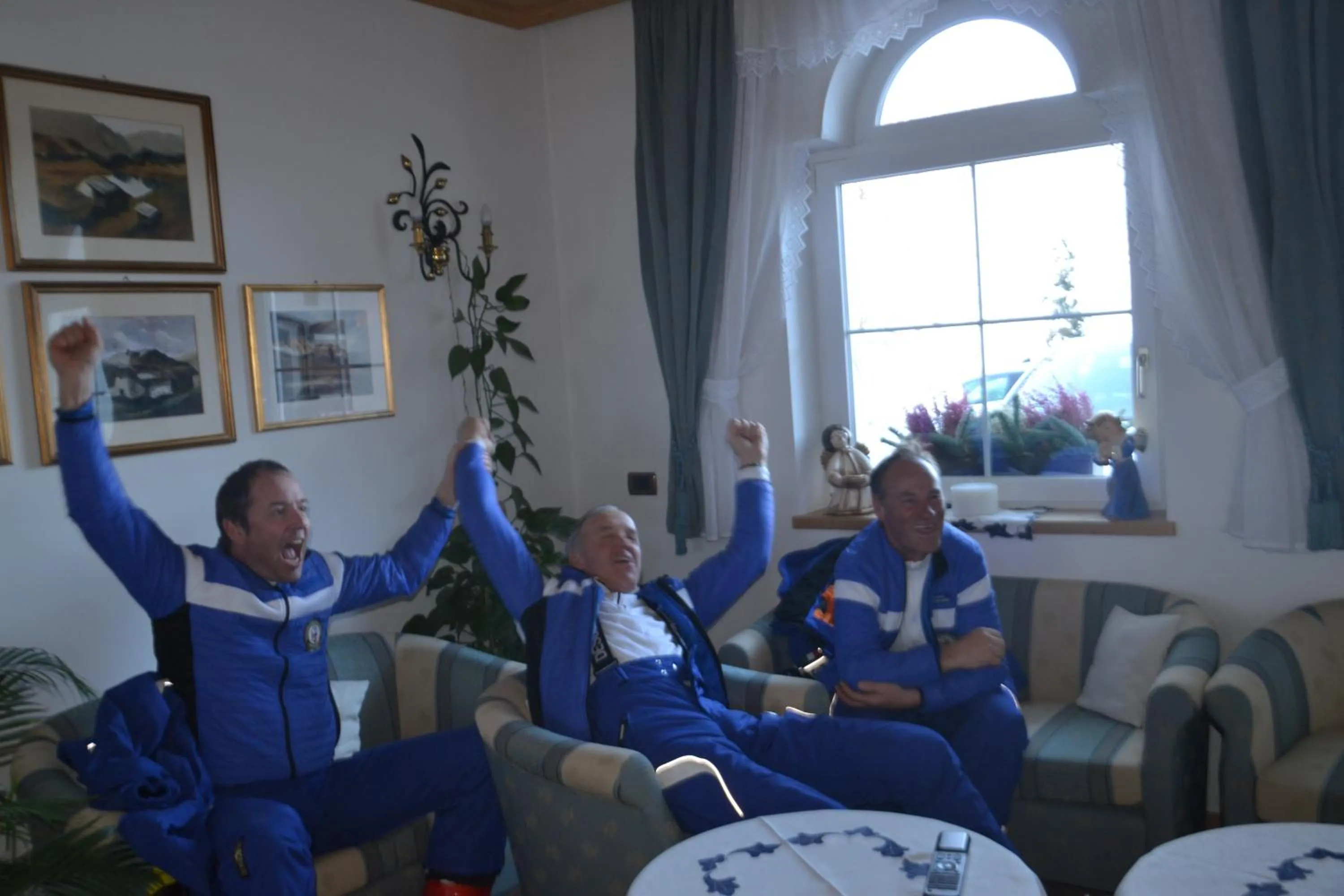 Communal lounge/ TV room in Hotel Scoiattolo