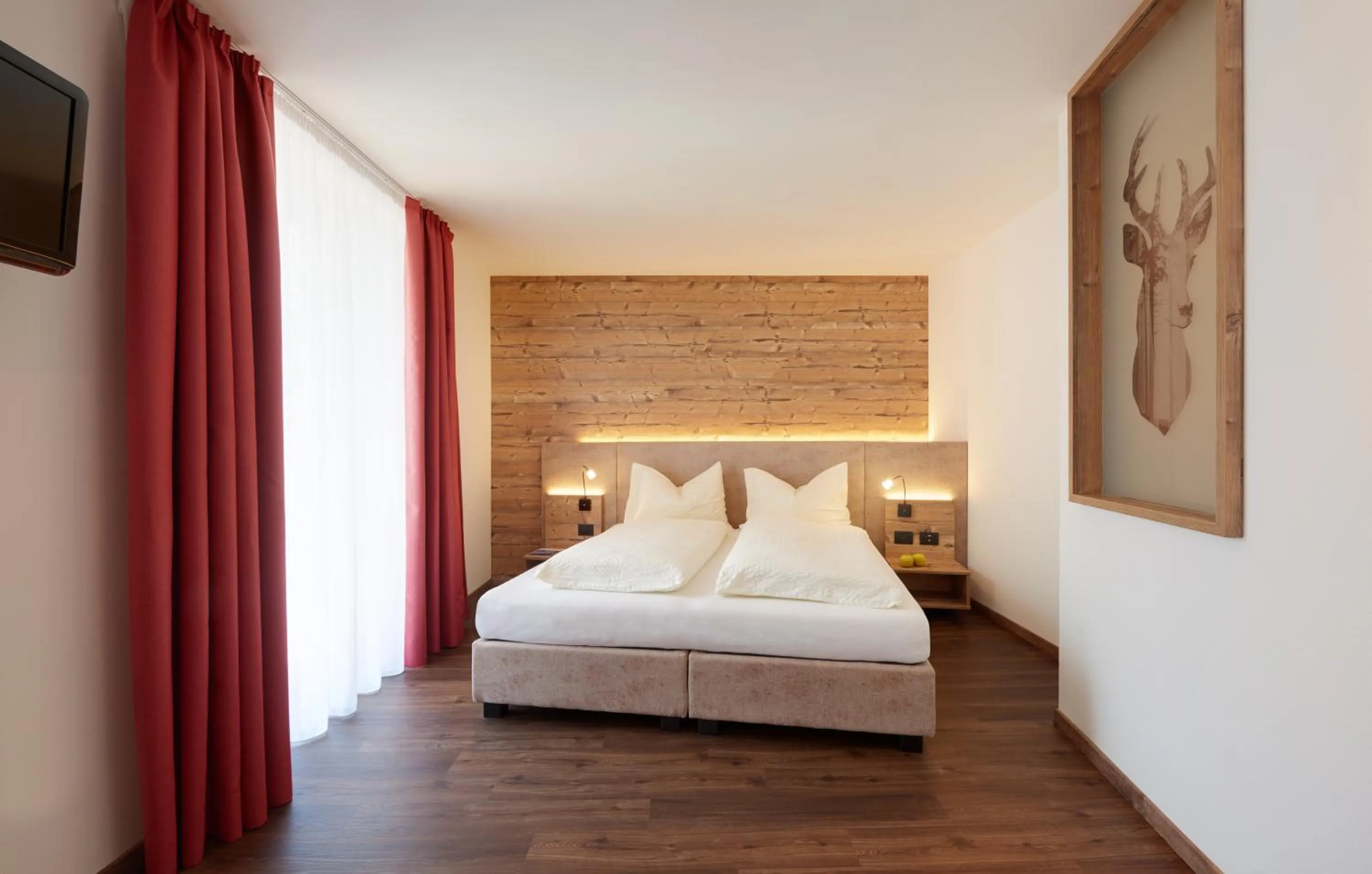 Photo of the whole room, Bed in Hotel Al Cervo