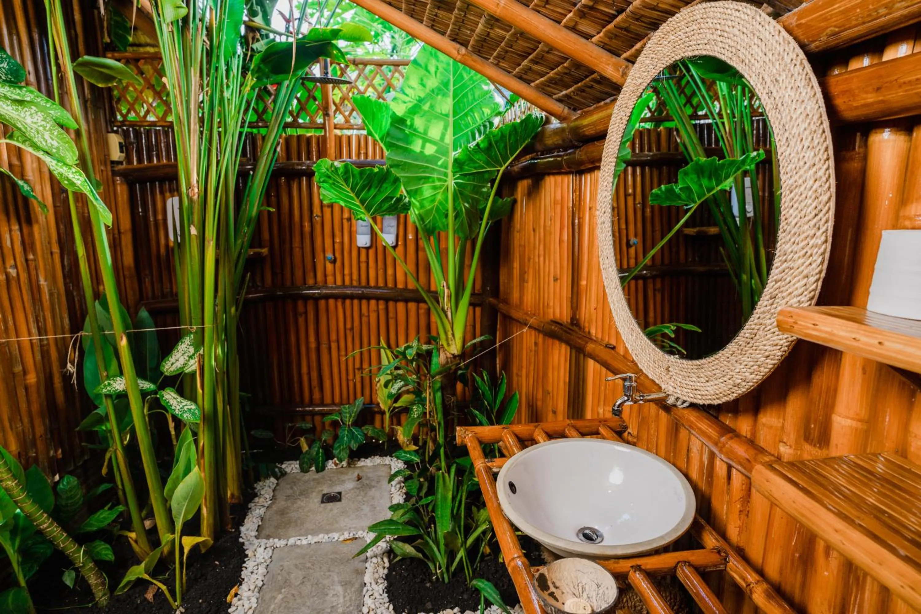 Shower in Tongo Hill Cottages