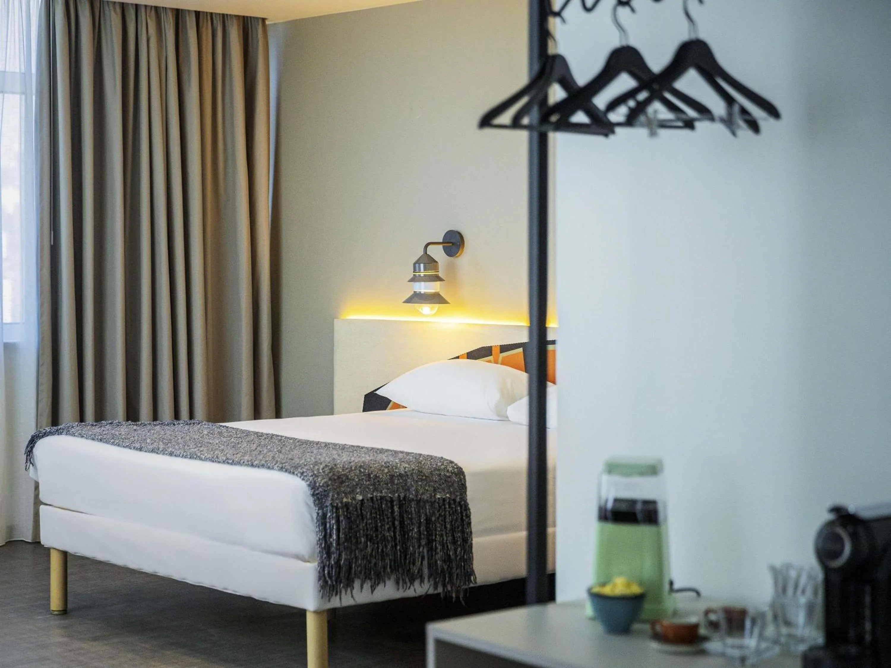 Bedroom, Bed in Ibis Styles Lisboa Centro Liberdade NE