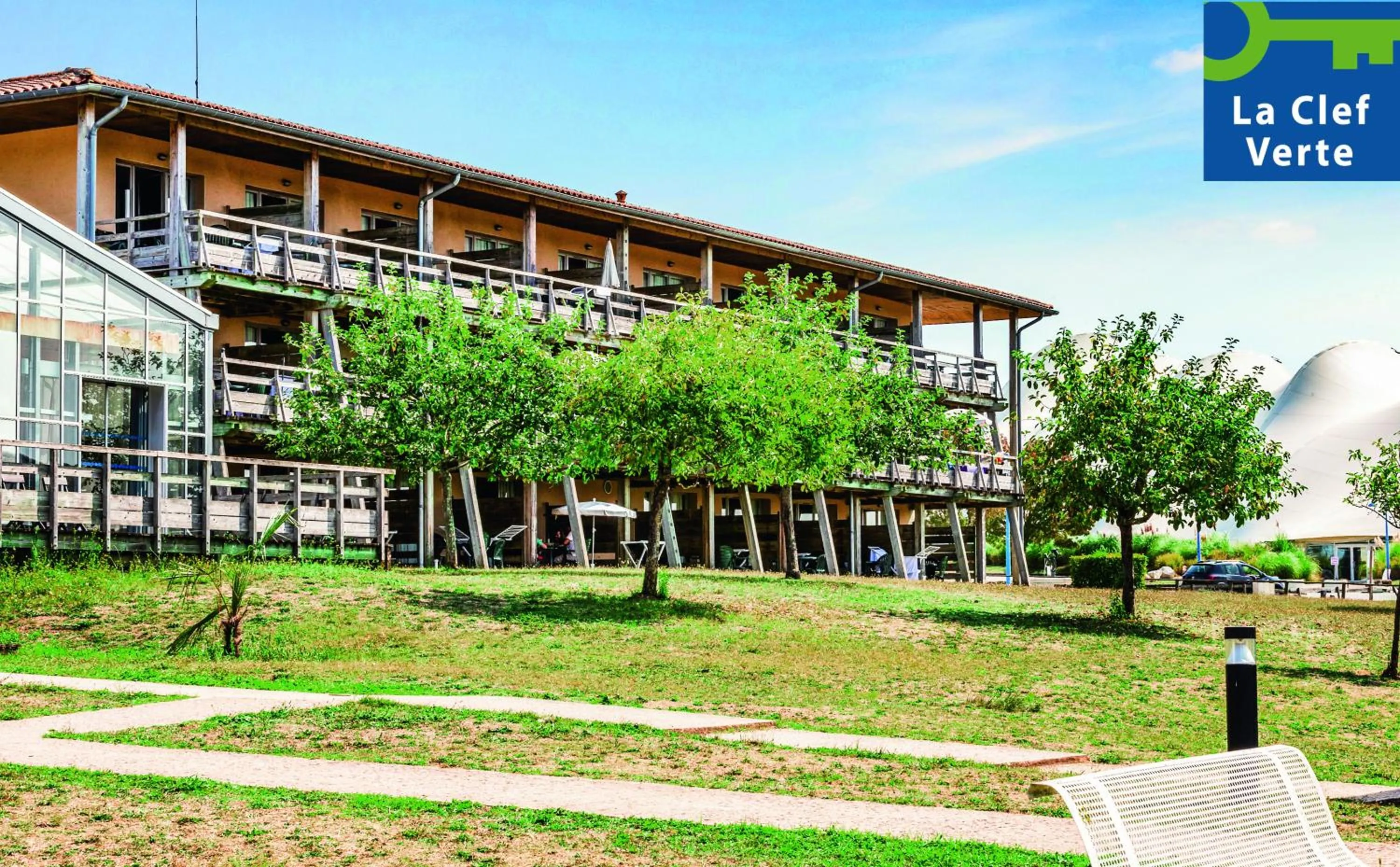 Property building in Résidence Pierre & Vacances Les Rives de la Seugne