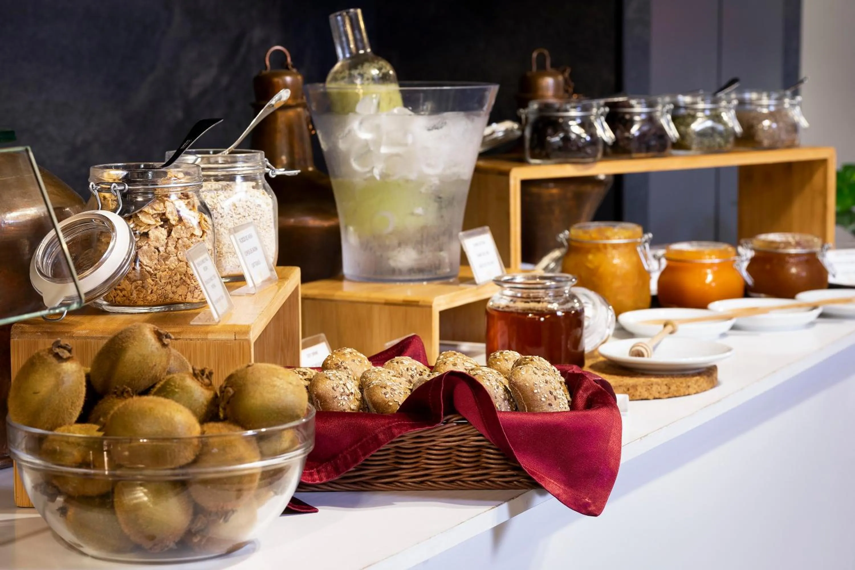 Restaurant/places to eat in Interpass Vau Hotel Apartamentos