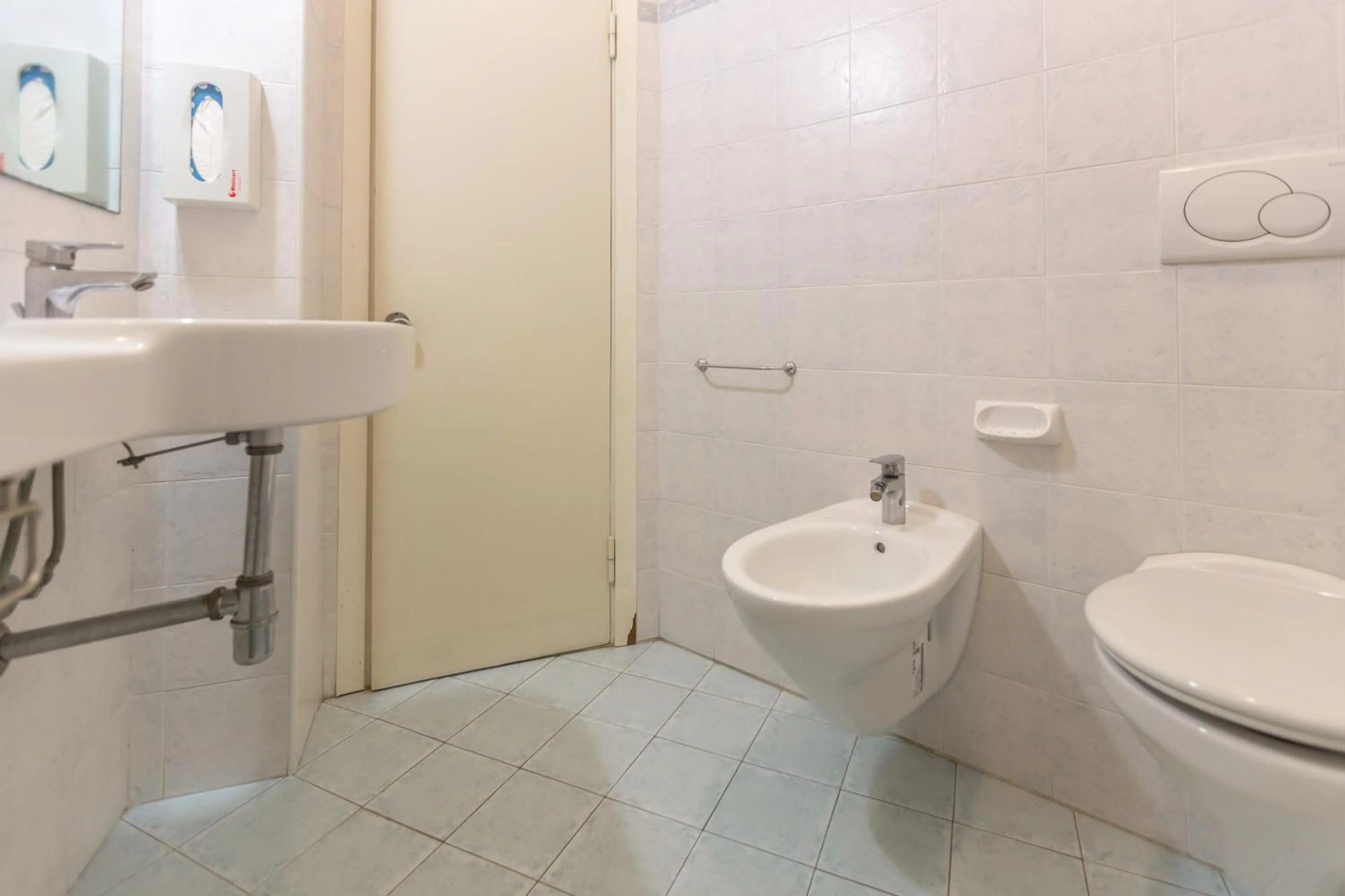 Bathroom in Hotel Airone