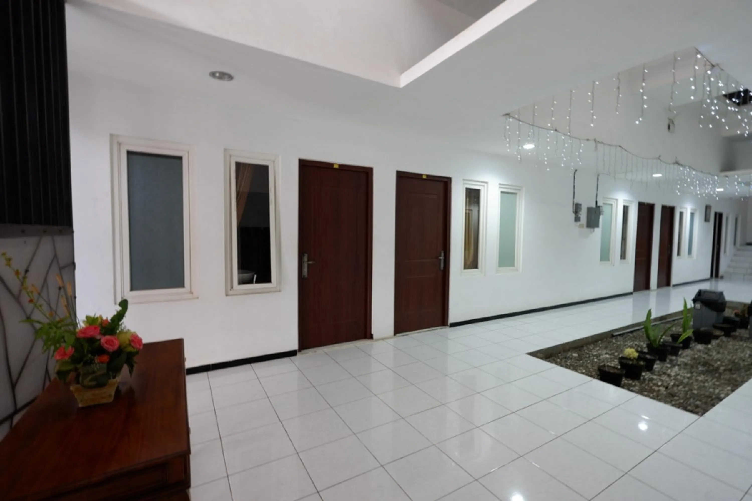 Breakfast in RedDoorz near Plaza Simpang Lima