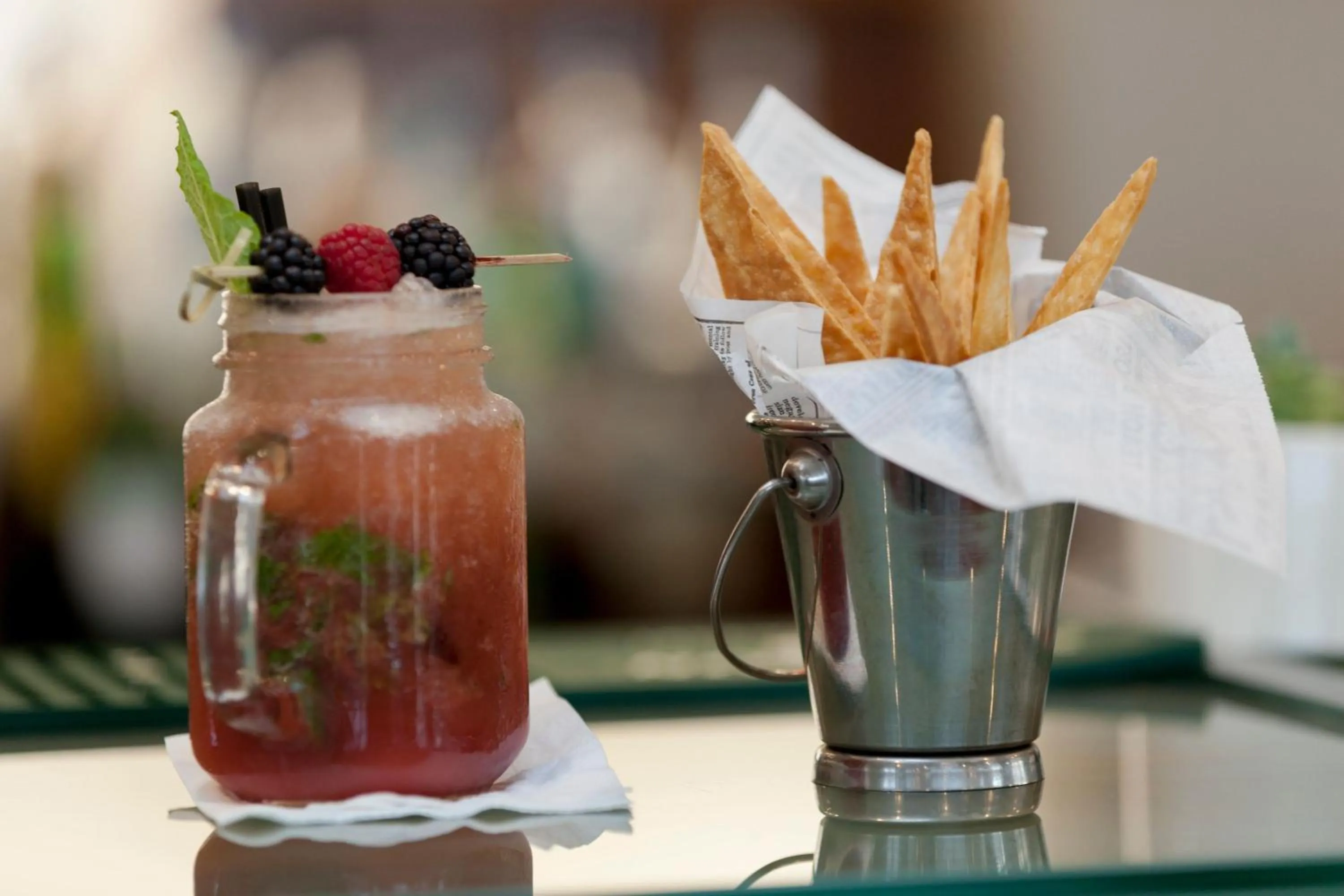 Lounge or bar in Praia D'El Rey Marriott Golf & Beach Resort