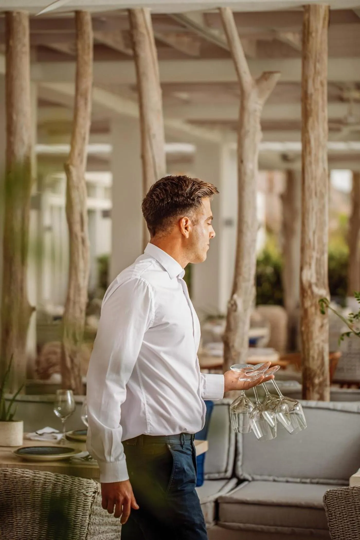 Restaurant/places to eat in Ikos Aria