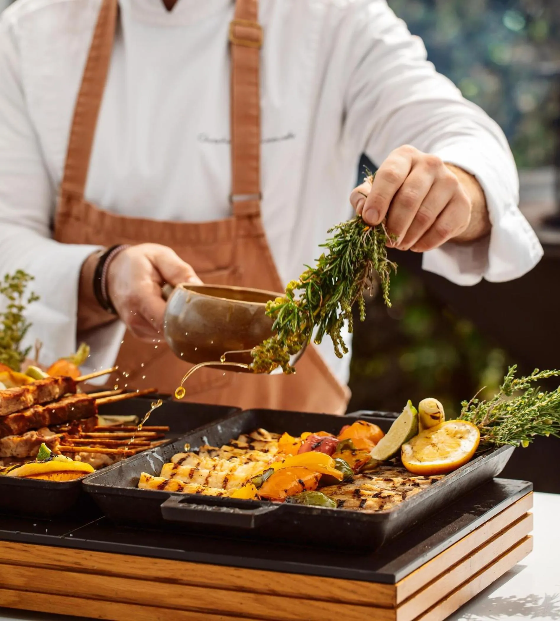 Restaurant/places to eat in Ikos Aria