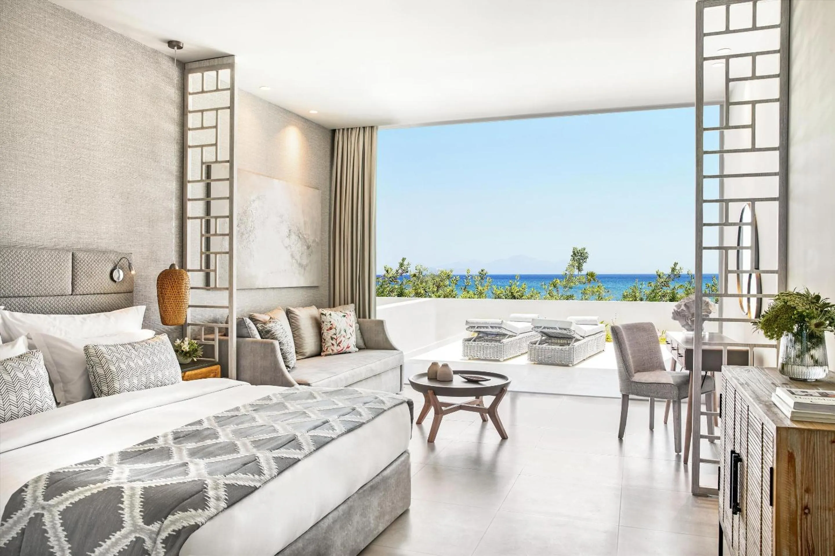 Photo of the whole room, Bed in Ikos Aria