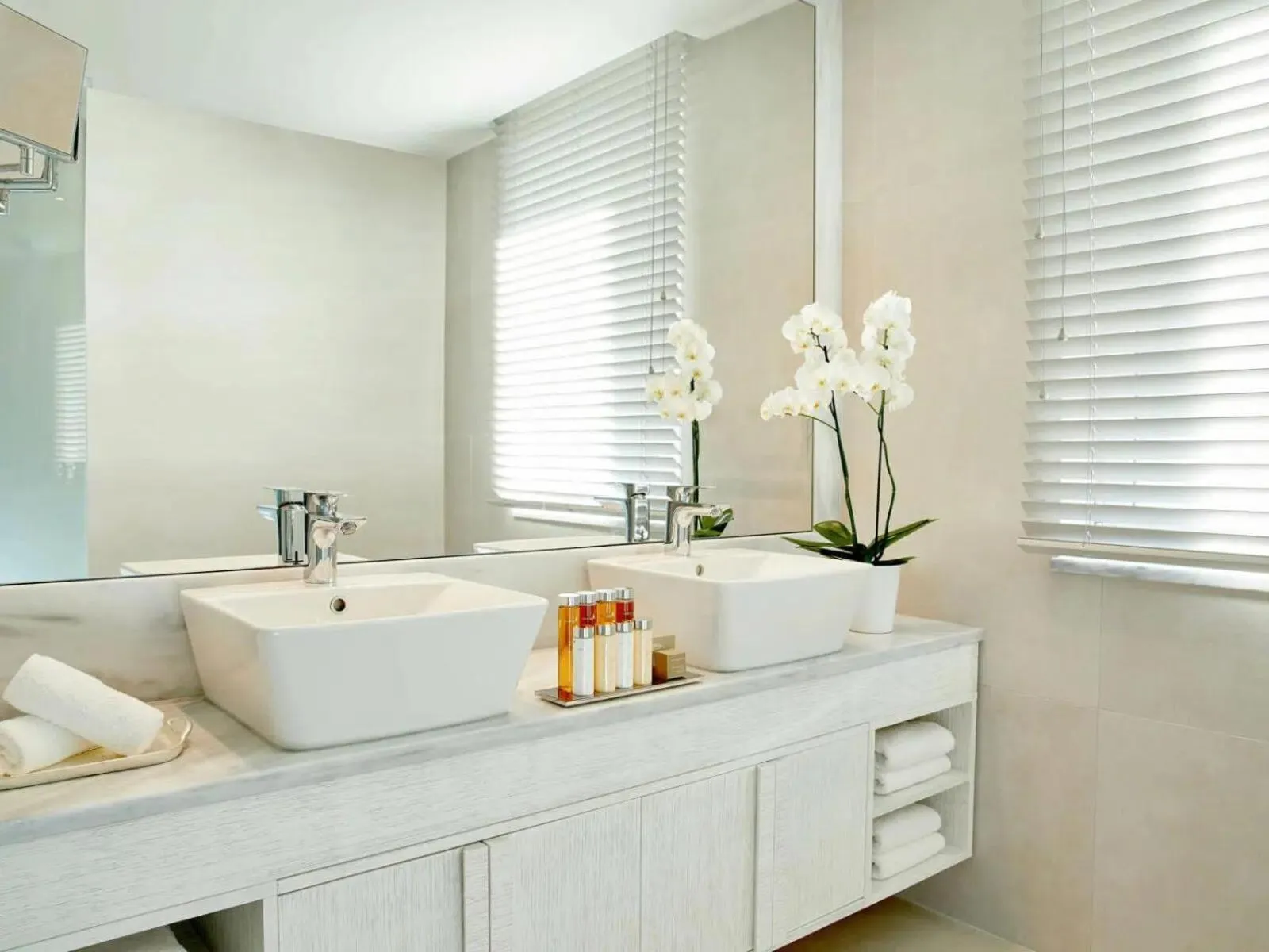 Bathroom in Ikos Aria