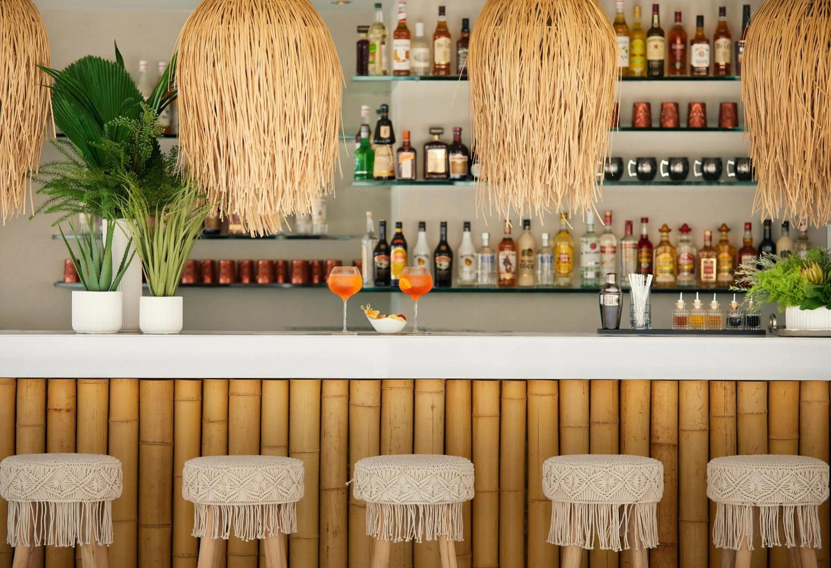 Lounge or bar in Ikos Aria