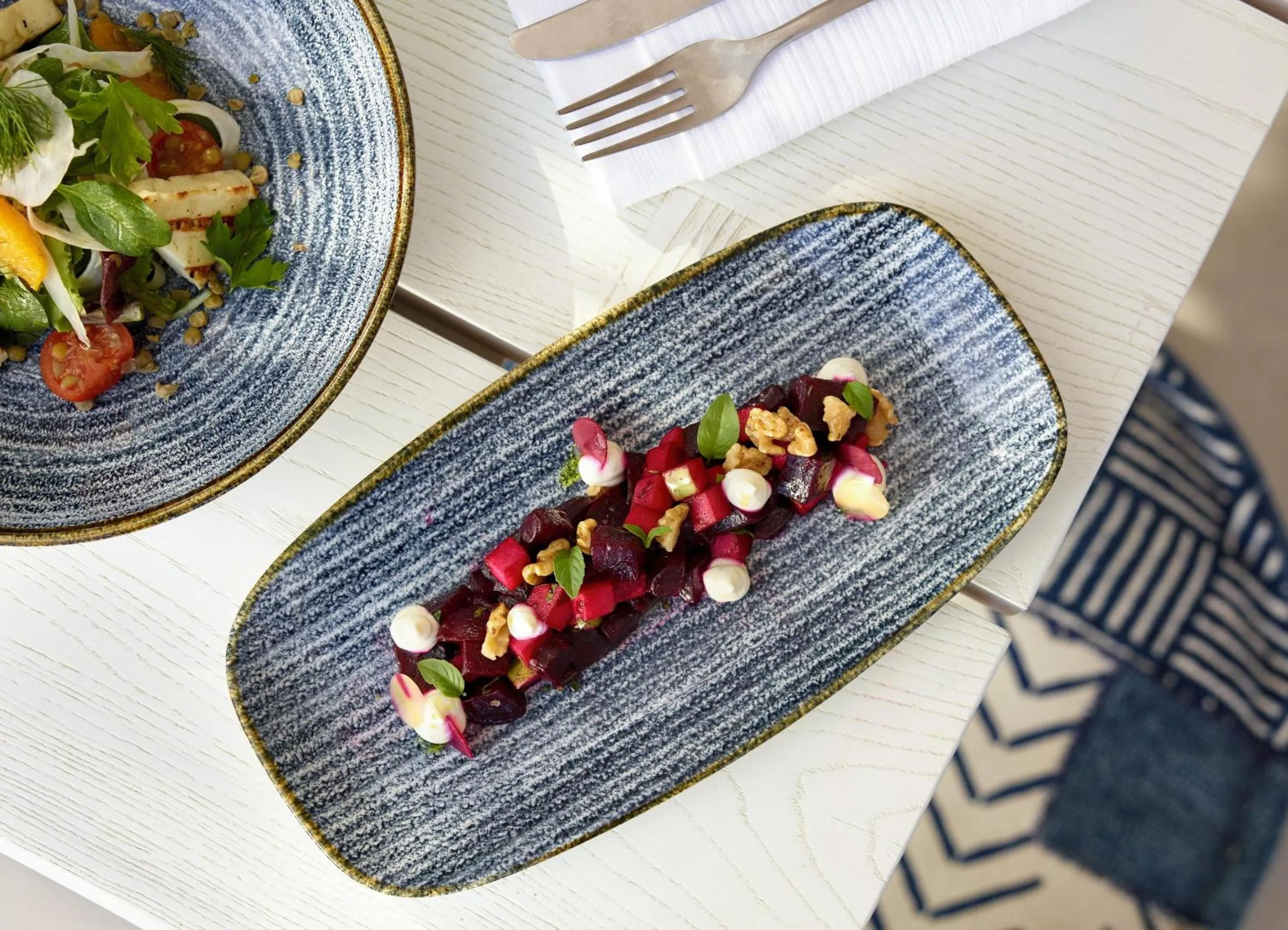 Restaurant/places to eat in Ikos Aria