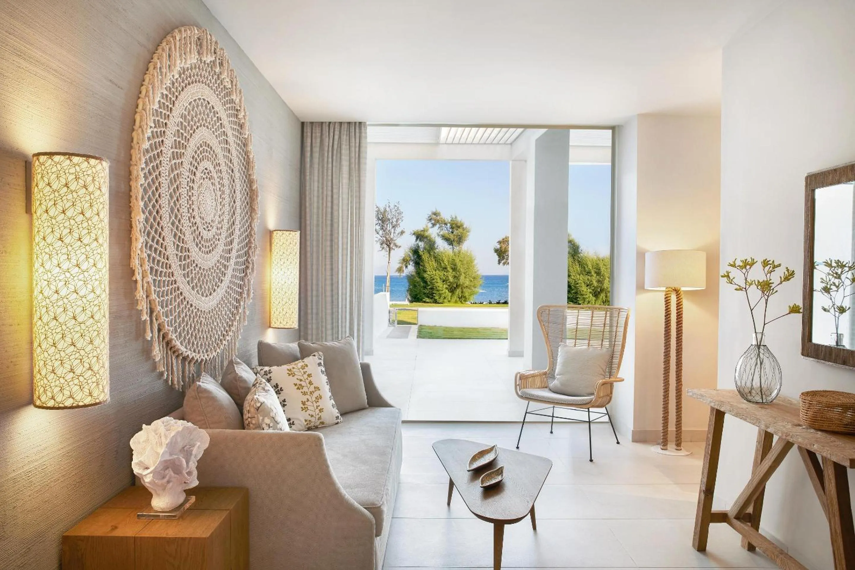 Photo of the whole room in Ikos Aria