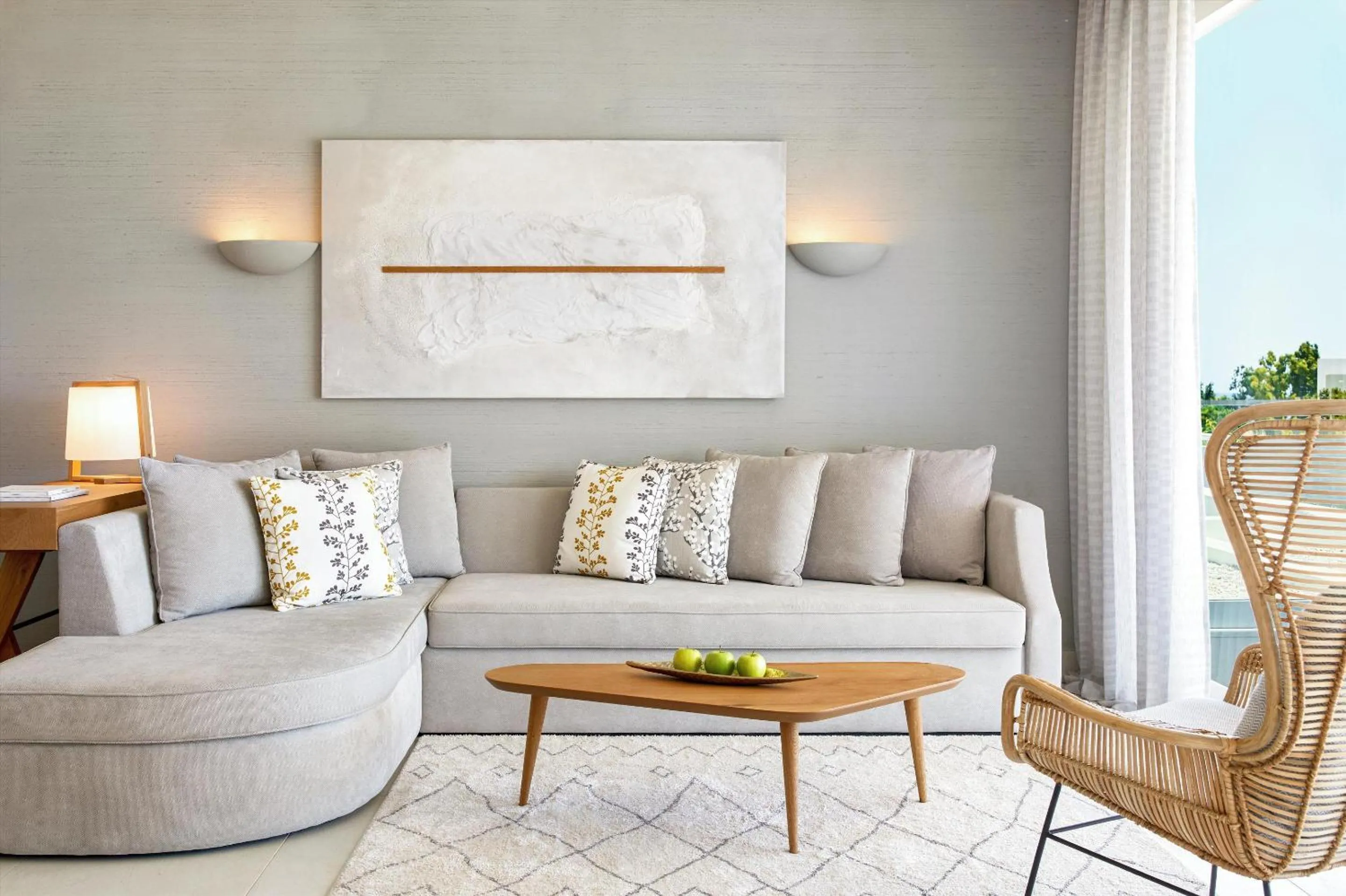 Photo of the whole room in Ikos Aria