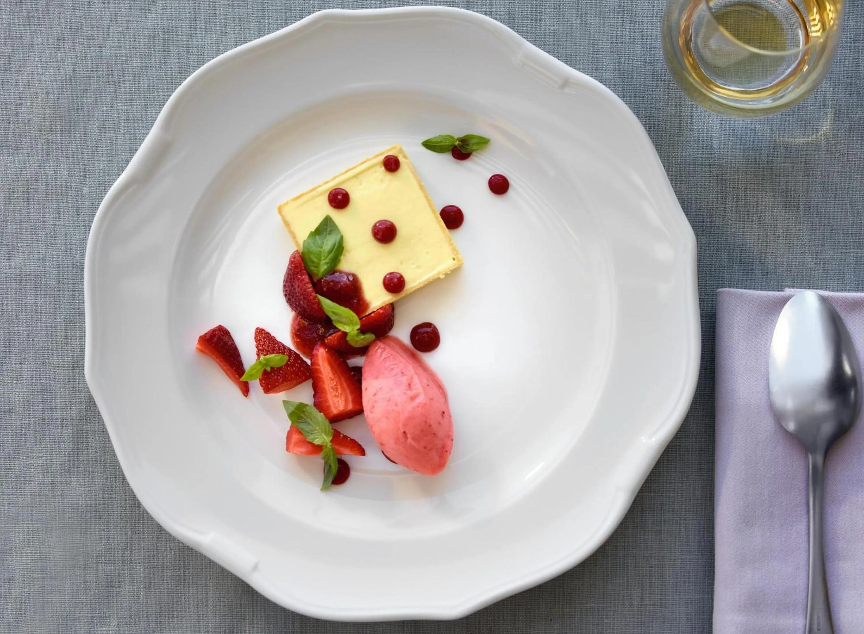 Restaurant/places to eat in Ikos Aria