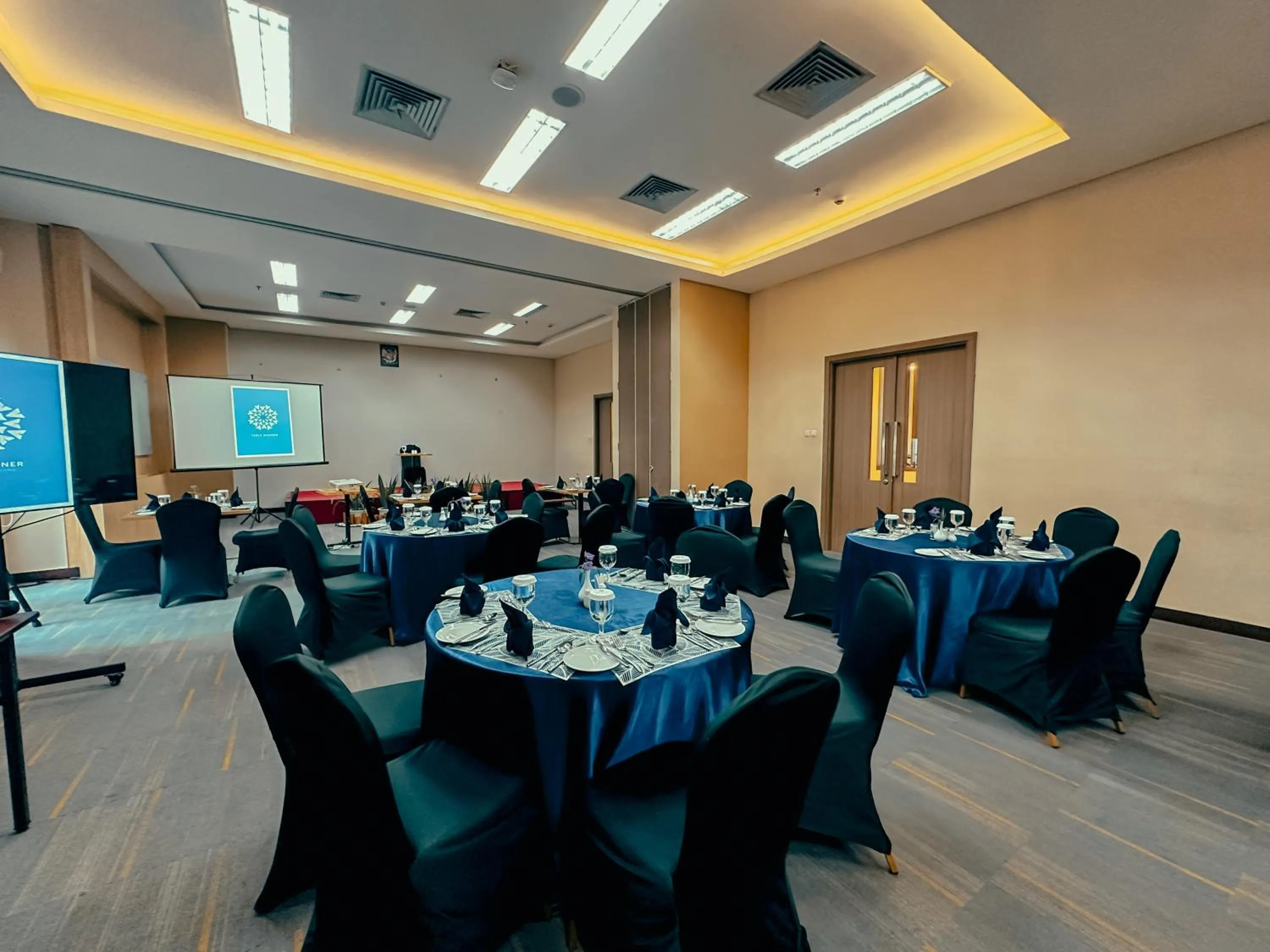 Meeting/conference room in Anara Sky Kualanamu Hotel