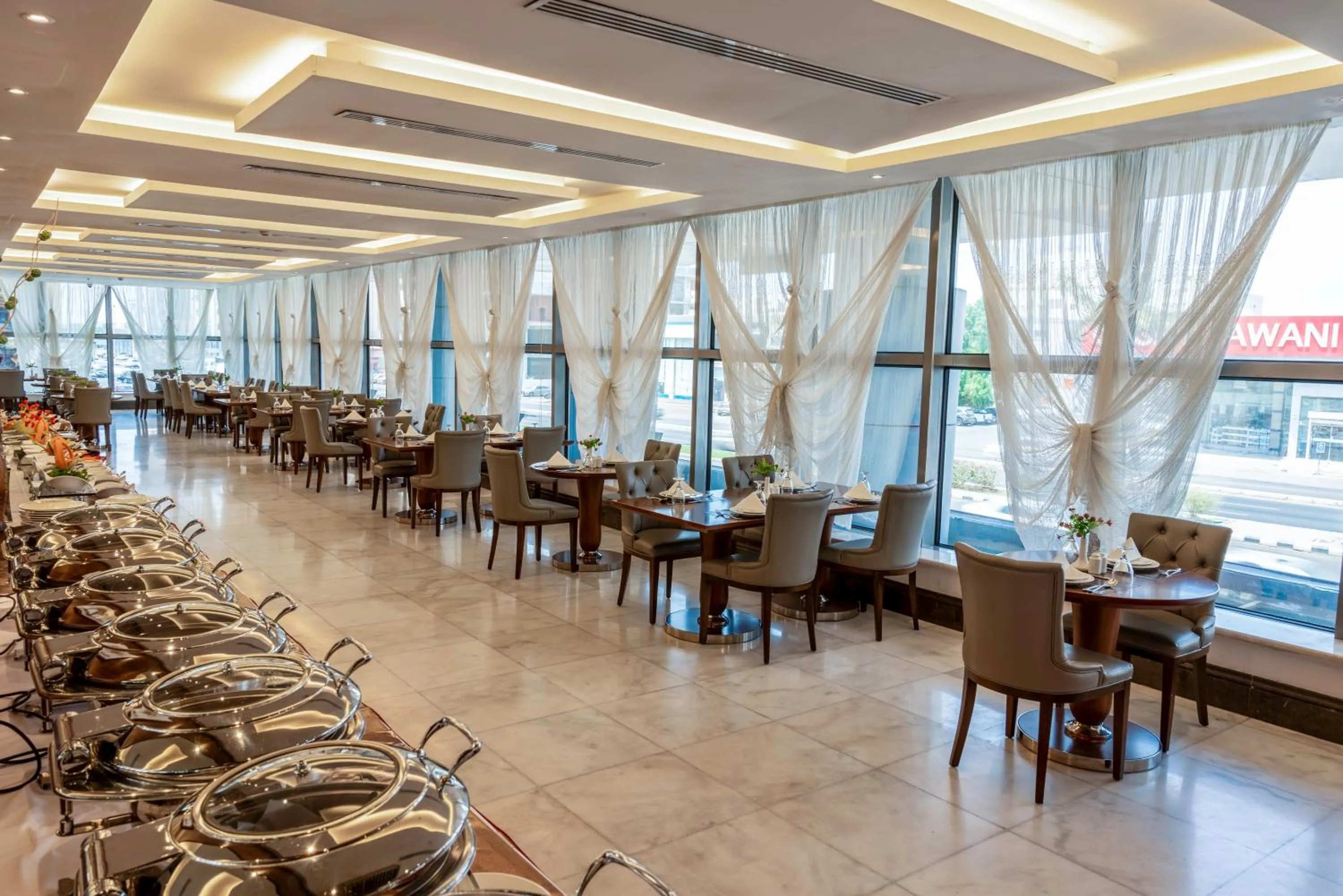 Restaurant/places to eat in Ruve Jeddah Hotel