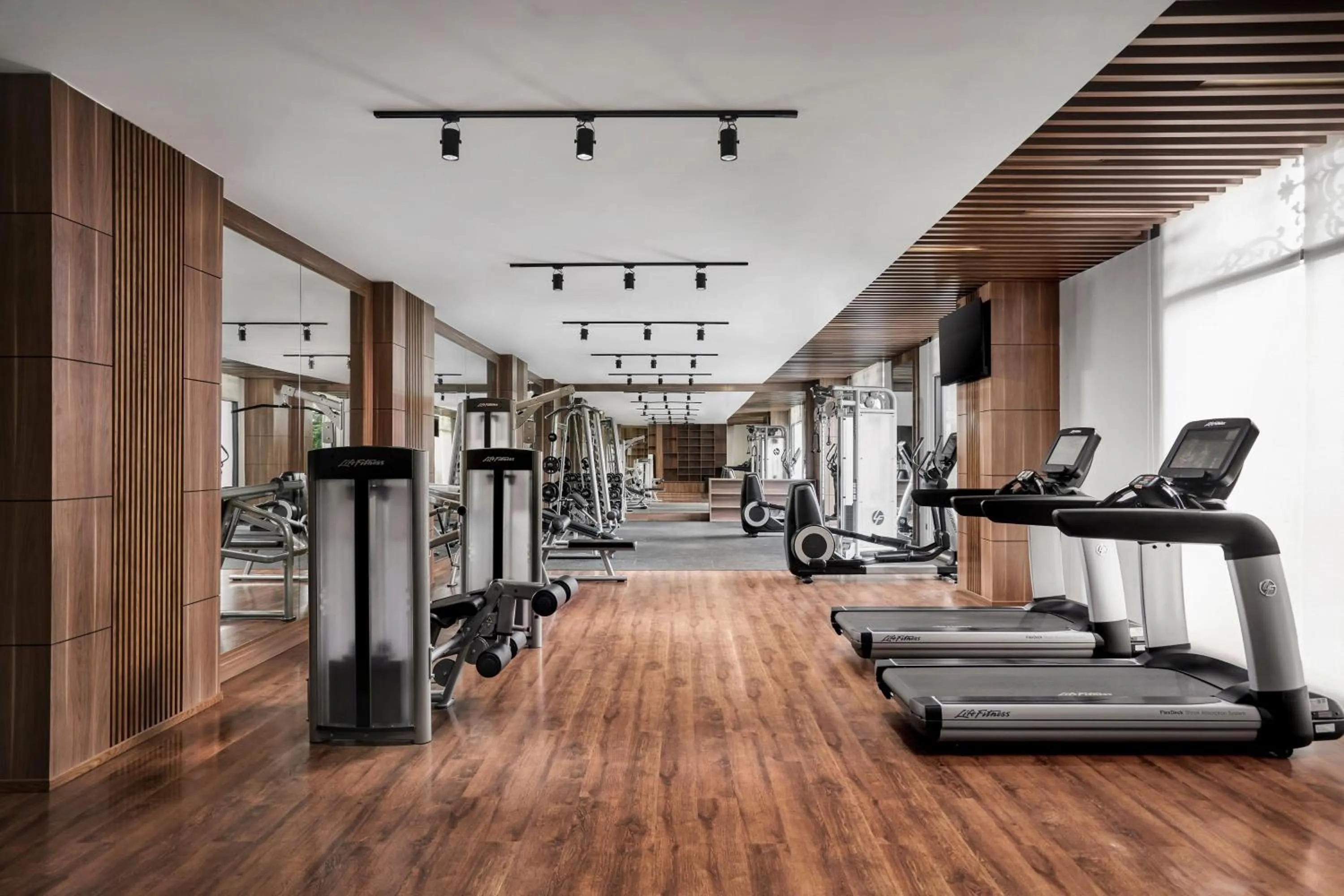 Fitness centre/facilities in Four Points by Sheraton Lang Son