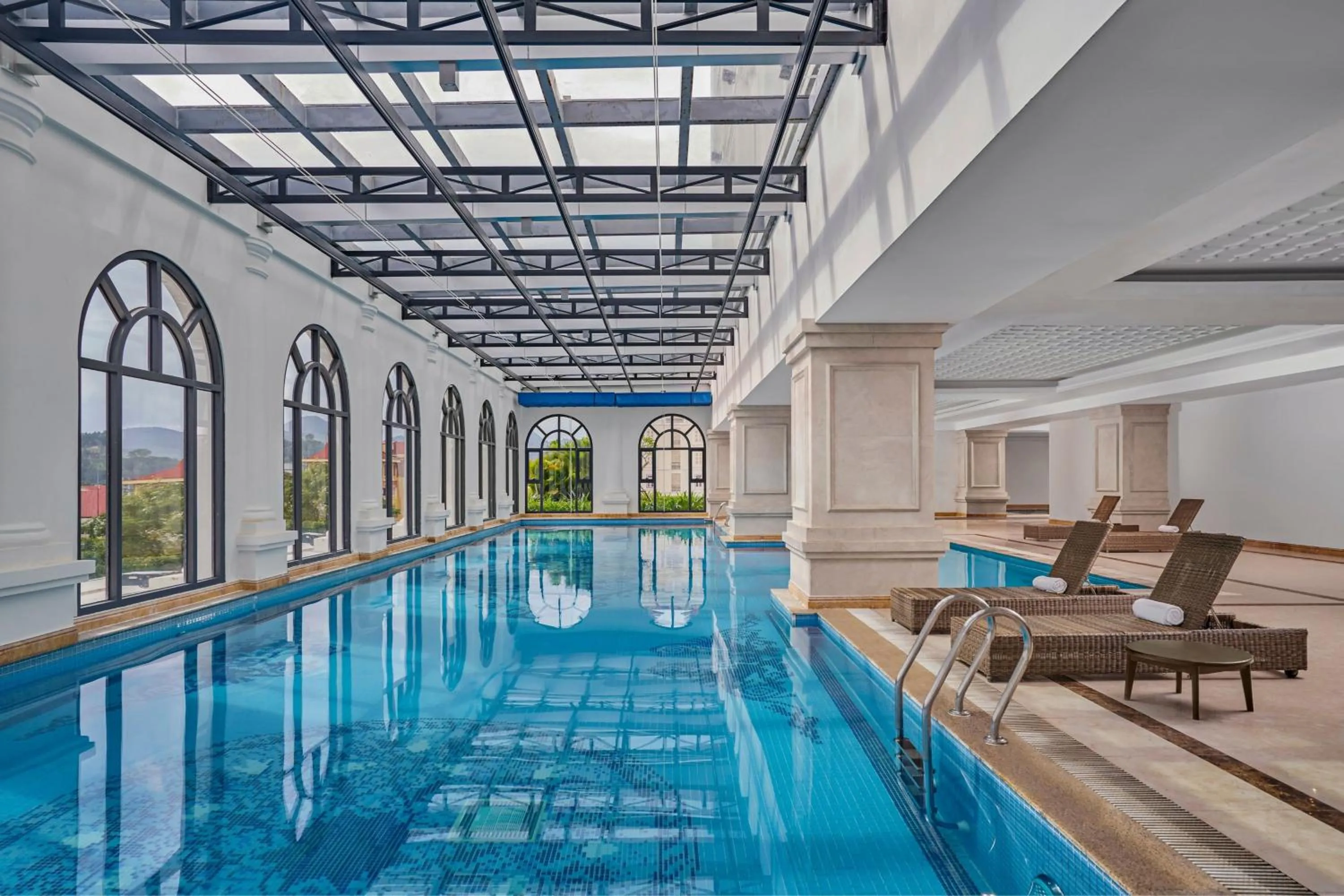 Swimming pool in Four Points by Sheraton Lang Son