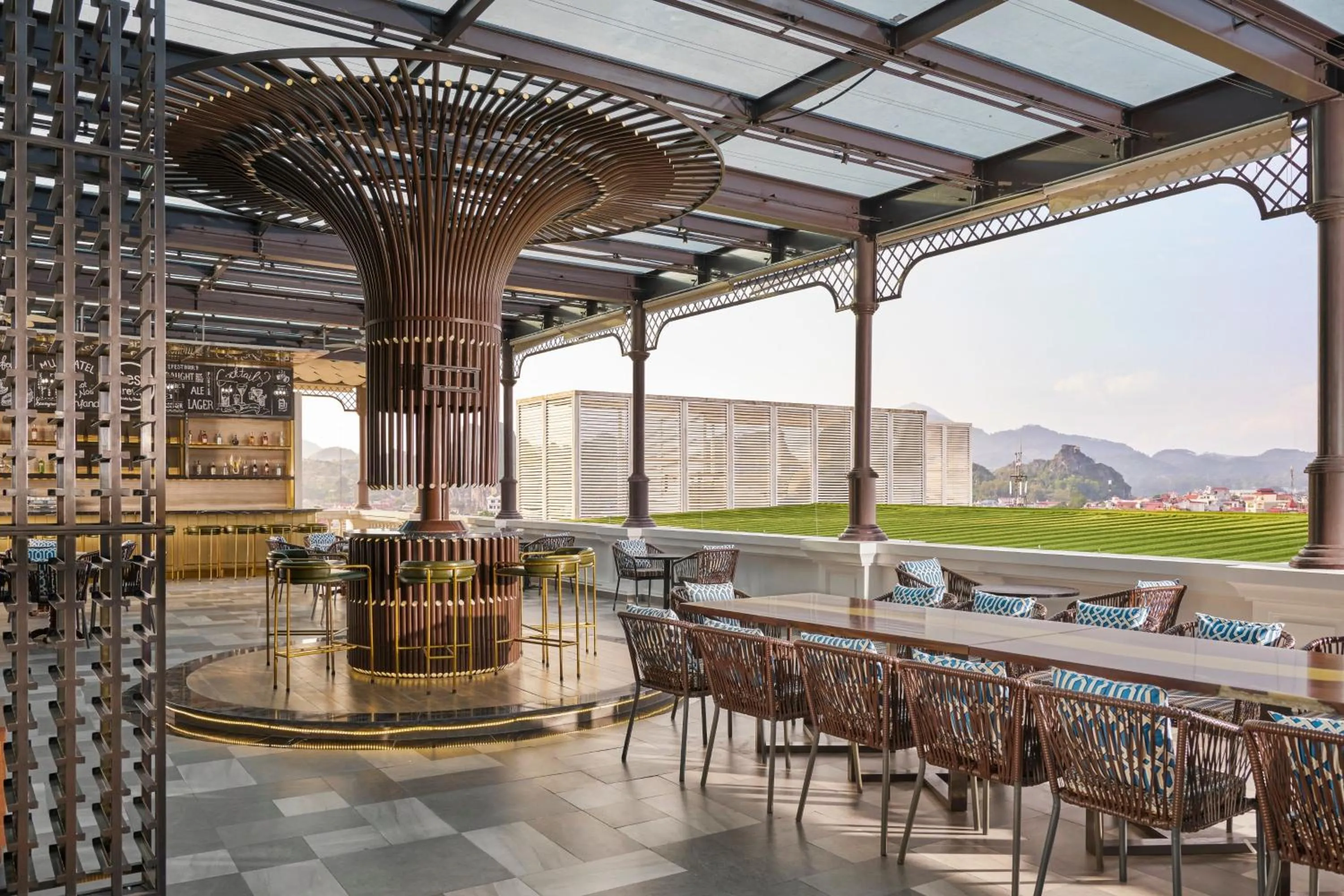 Lounge or bar in Four Points by Sheraton Lang Son