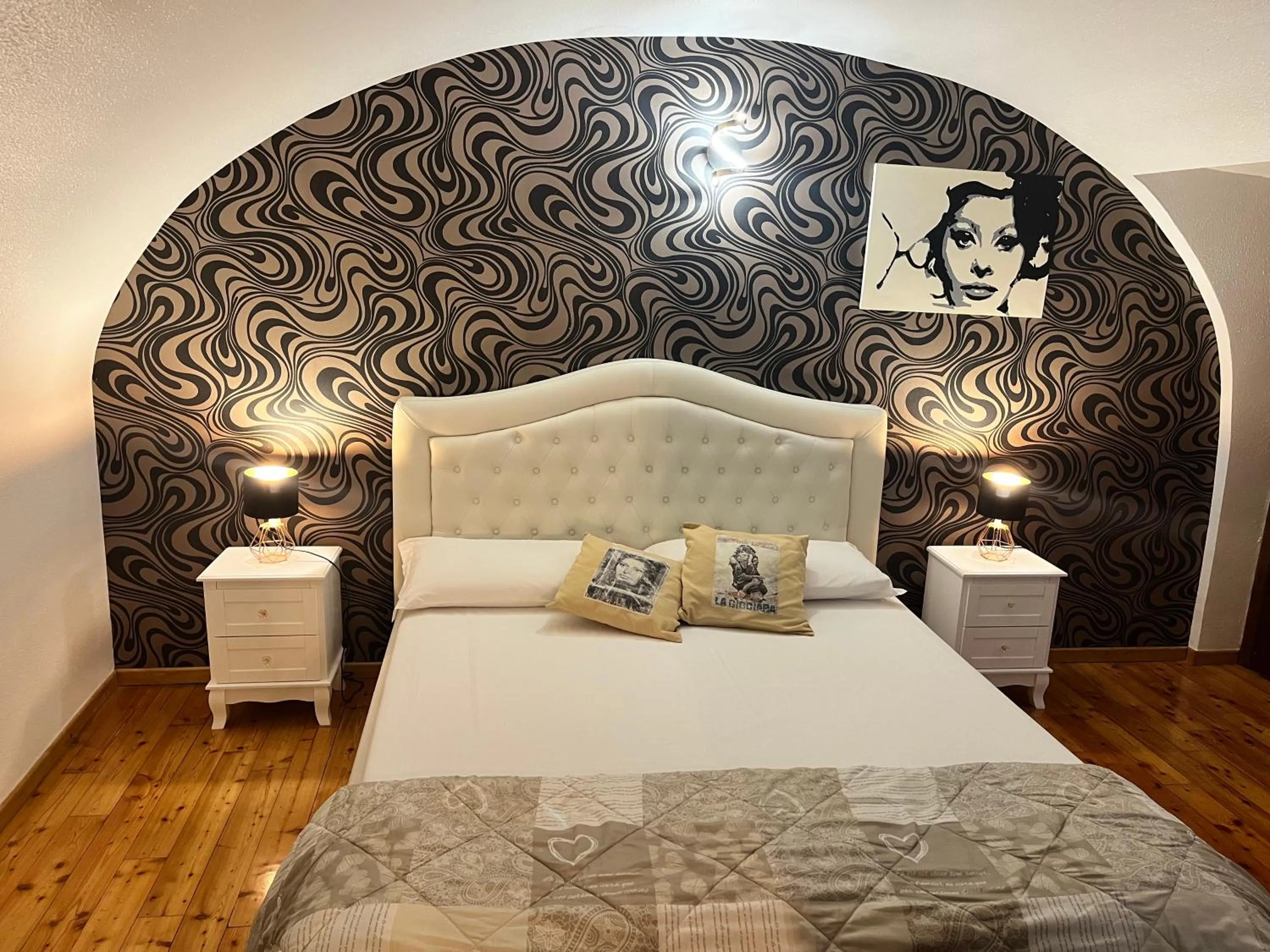 Bedroom, Bed in Torino Chic