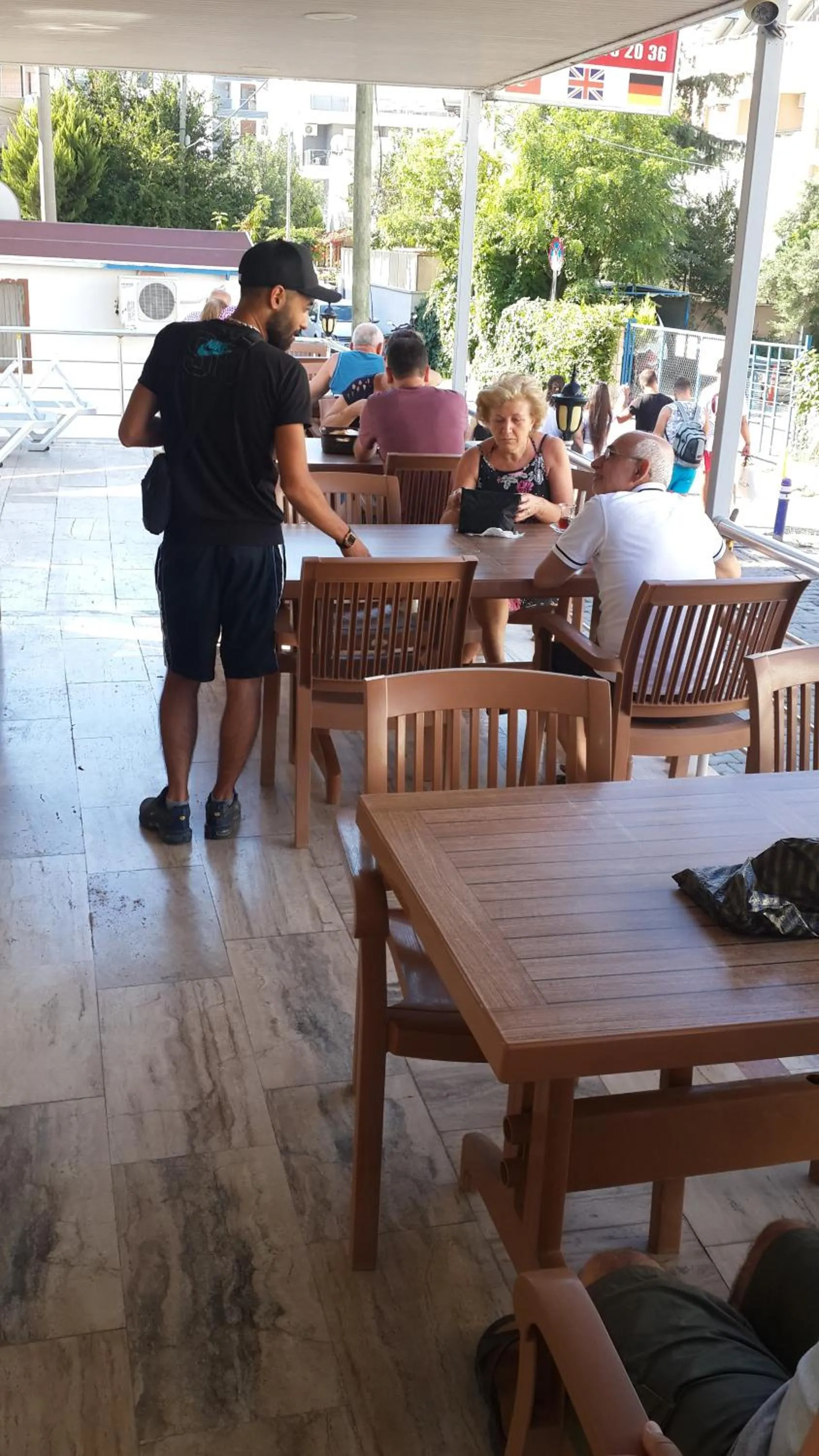 Restaurant/places to eat in Altunakar 1 Hotel