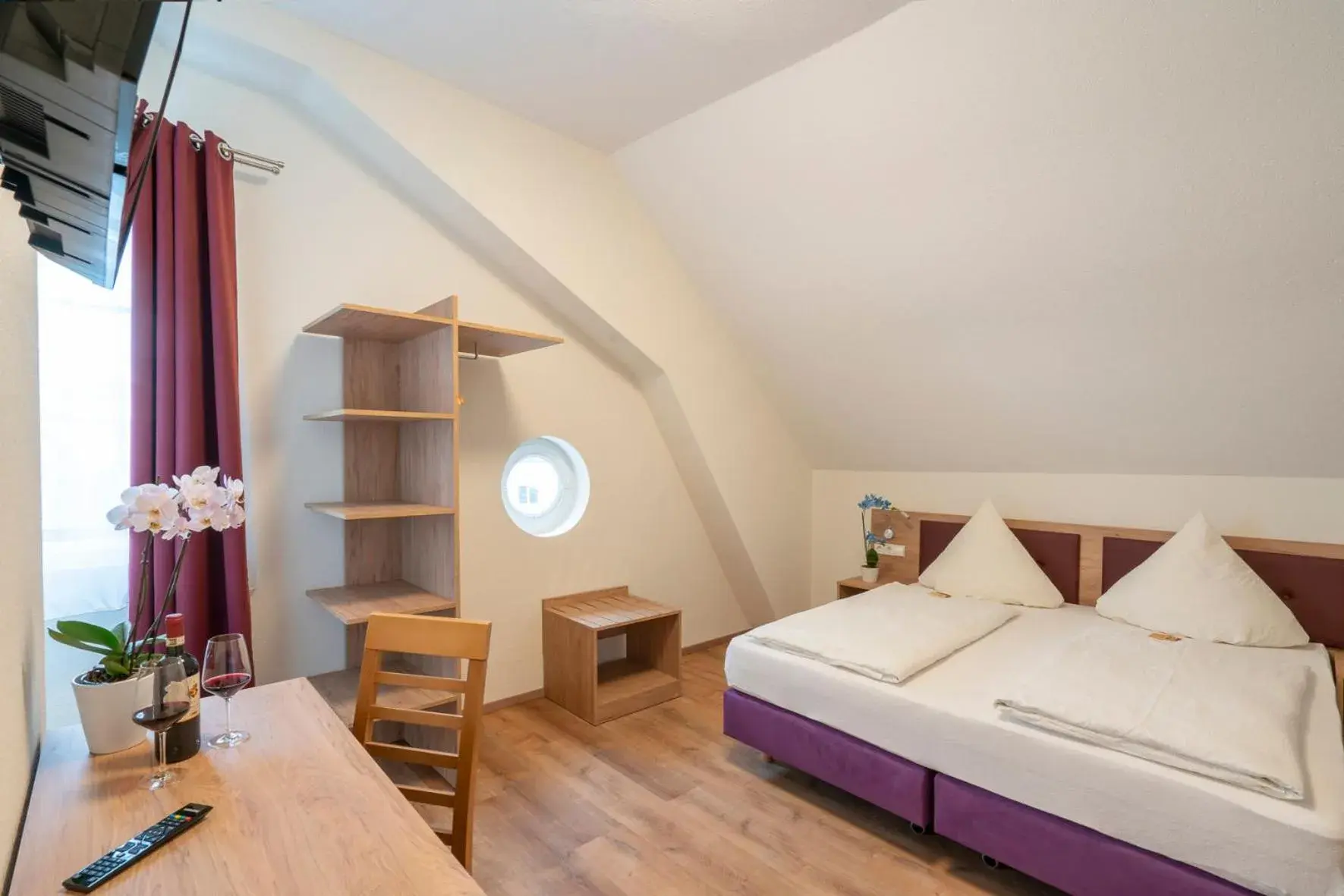 Deluxe Double Room in Hotel Restaurant Schwert Deluxe Double Room in Hotel Restaurant Schwert