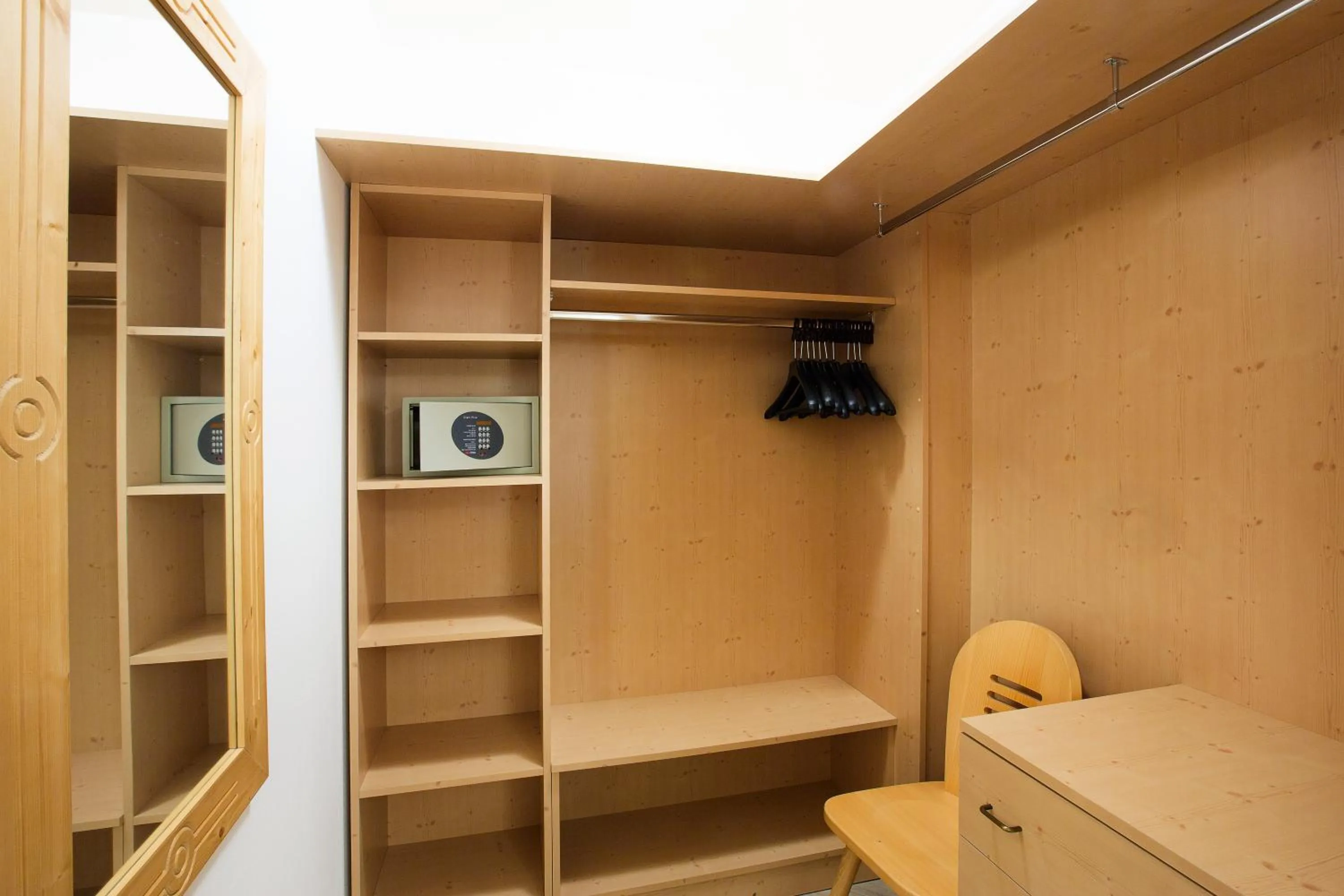 Bedroom in Hotel Ristorante Alla Nave