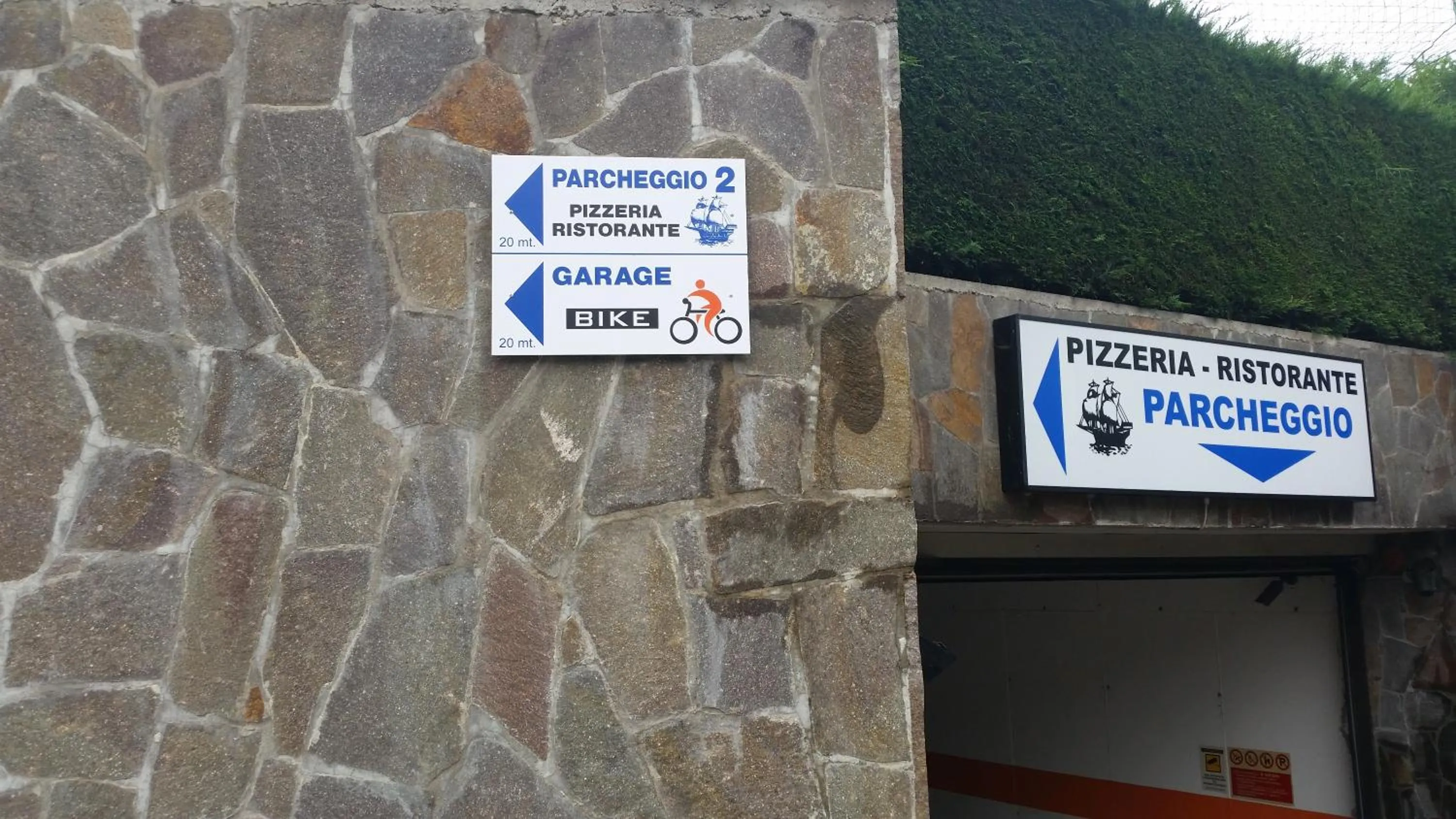 Parking in Hotel Ristorante Alla Nave