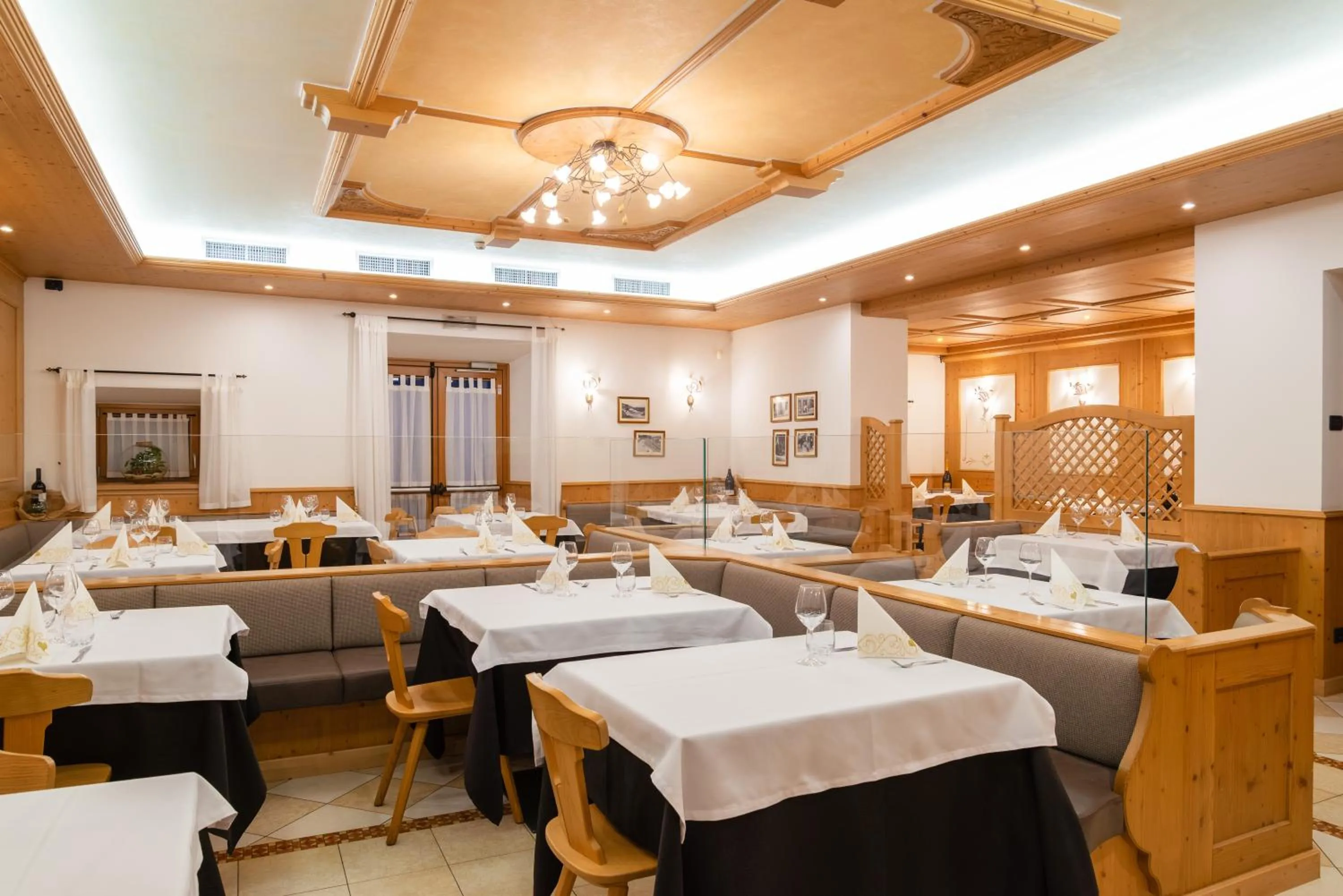 Restaurant/places to eat in Hotel Ristorante Alla Nave