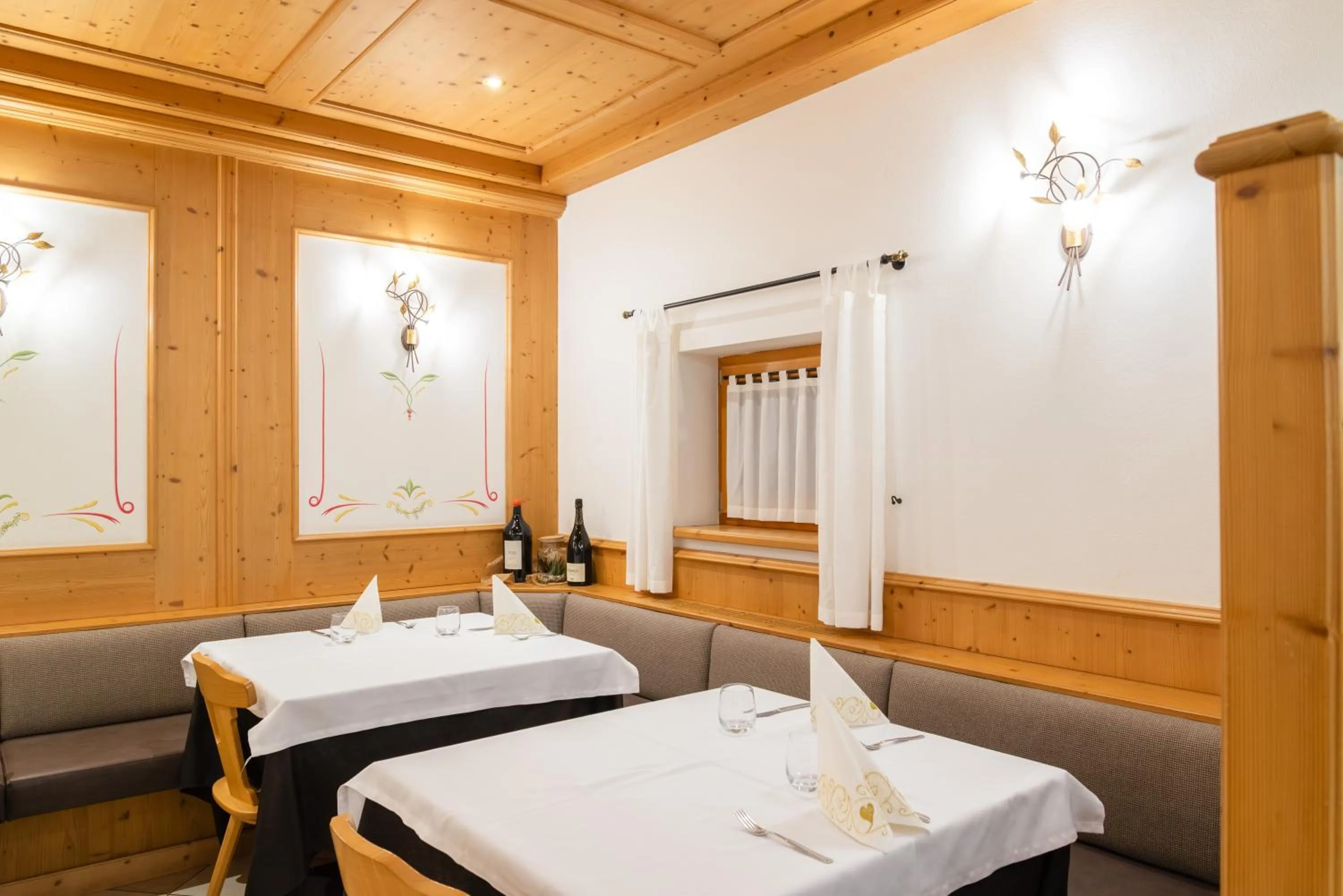 Restaurant/places to eat in Hotel Ristorante Alla Nave