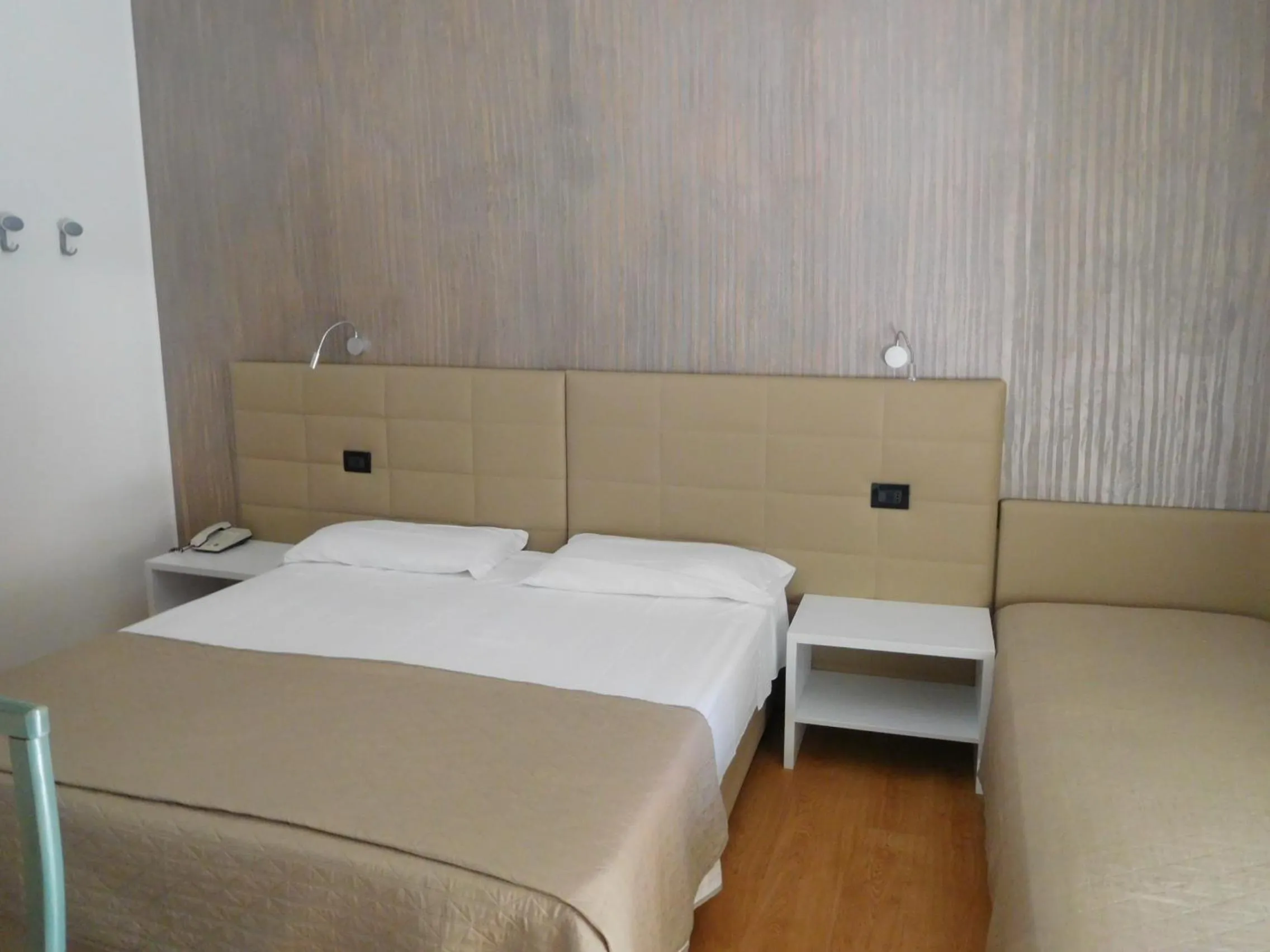 Bed in Hotel Emperador