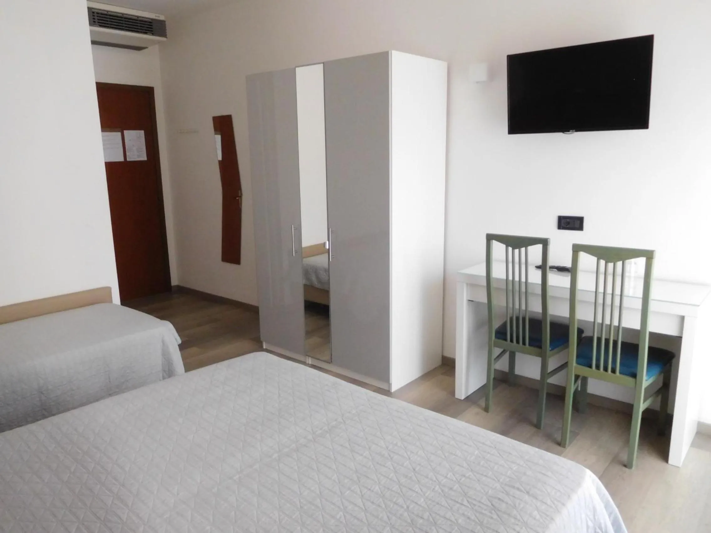 Bed in Hotel Emperador