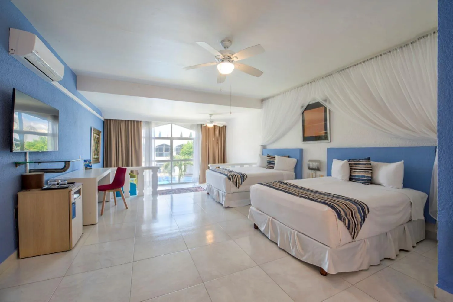 Photo of the whole room, Bed in Villa Bejar Cuernavaca