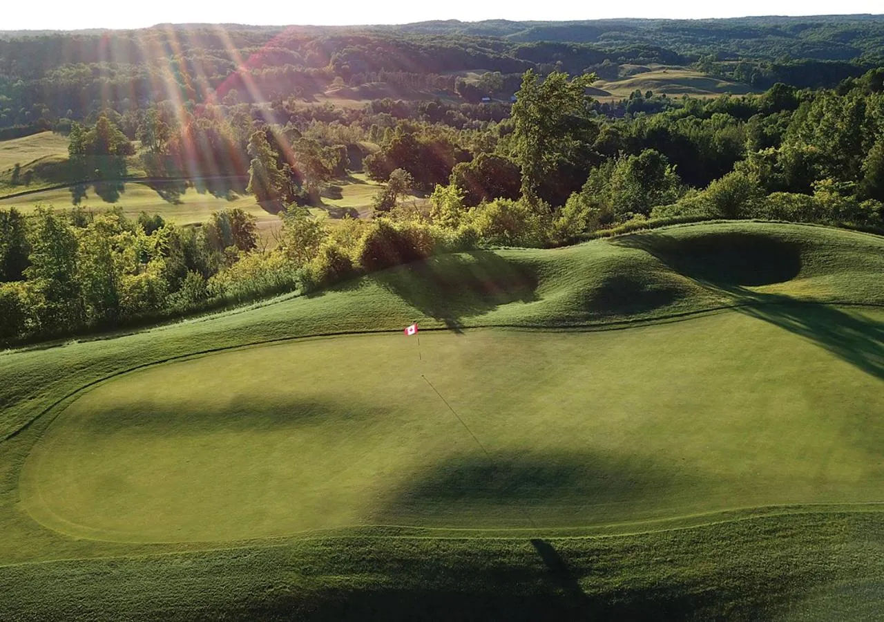 Golfcourse in Hockley Valley Resort