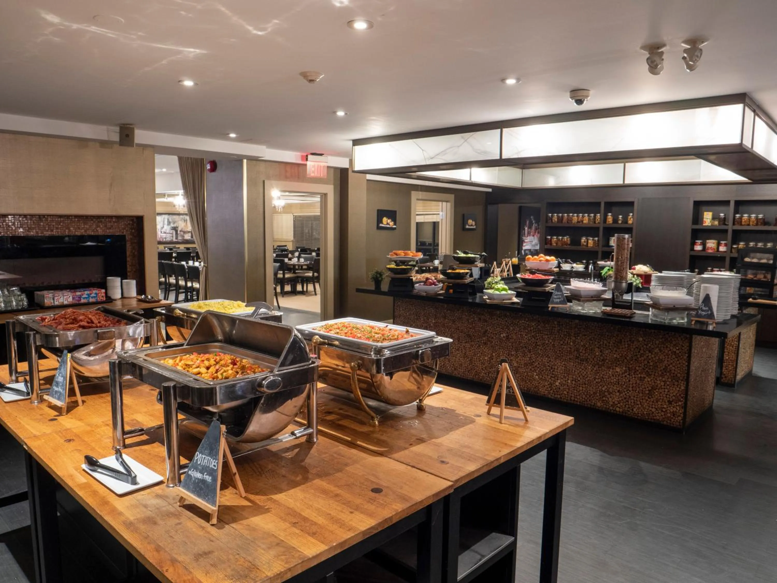 Breakfast in Hockley Valley Resort