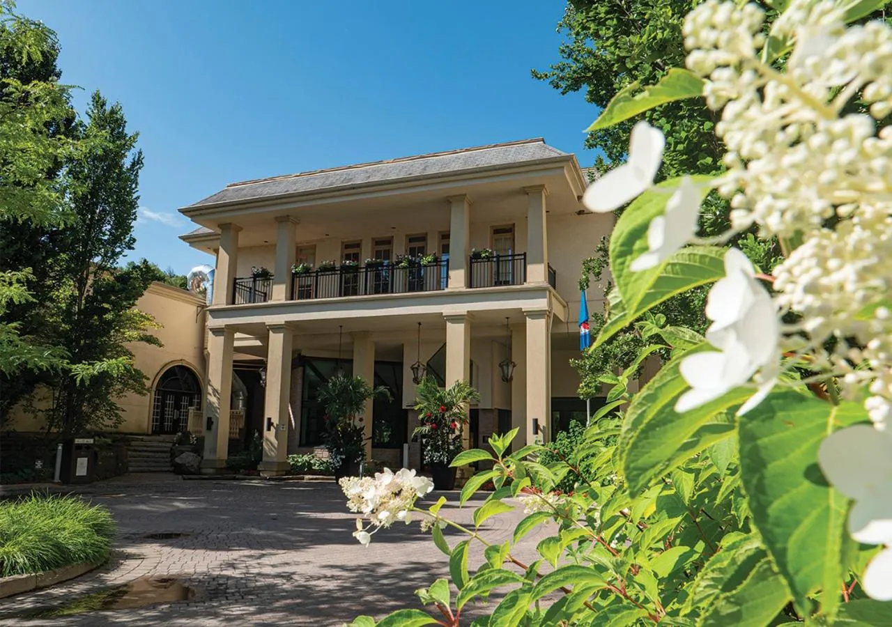 Property building in Hockley Valley Resort