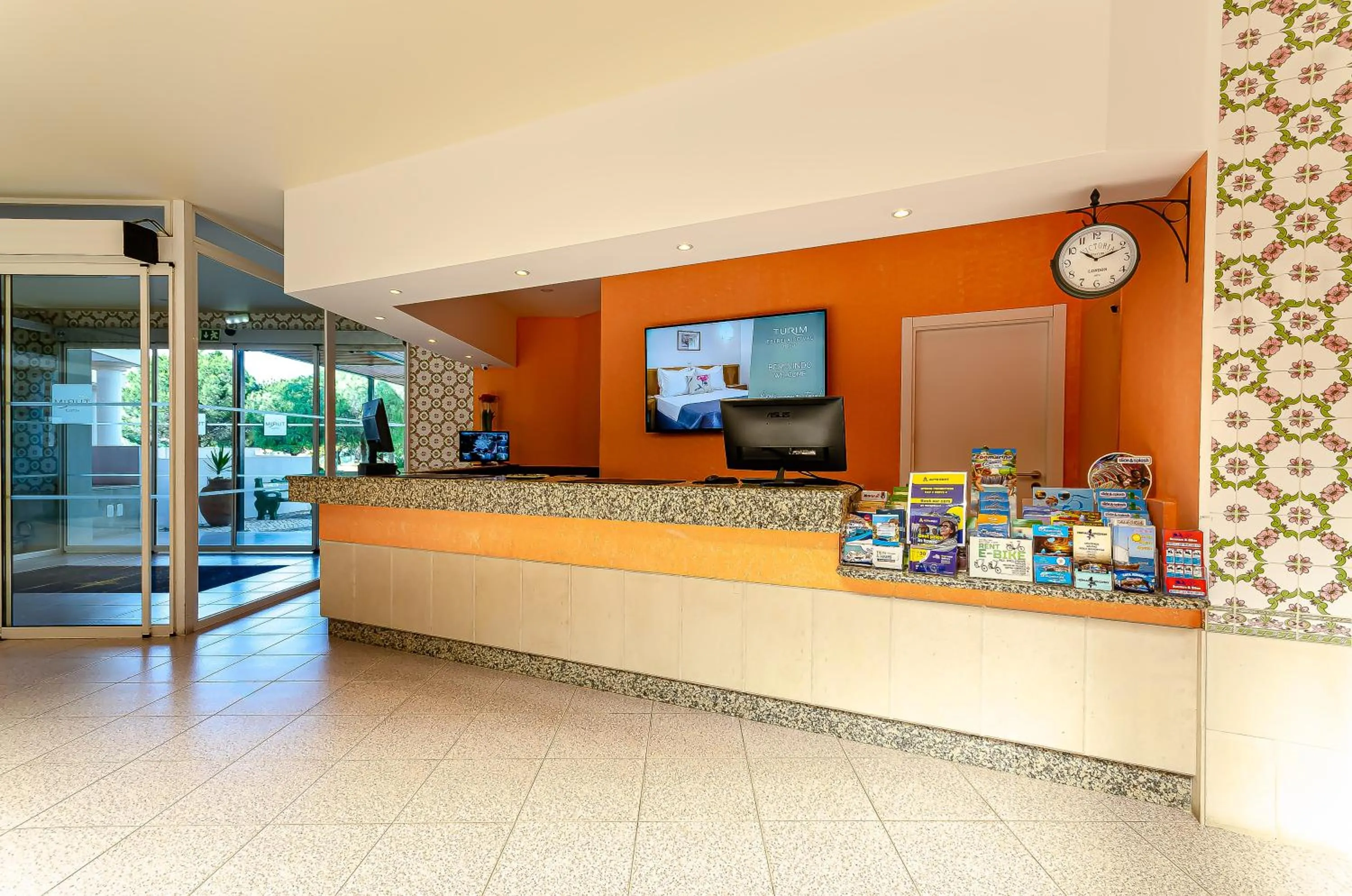 Lobby or reception in TURIM Estrela do Vau Hotel
