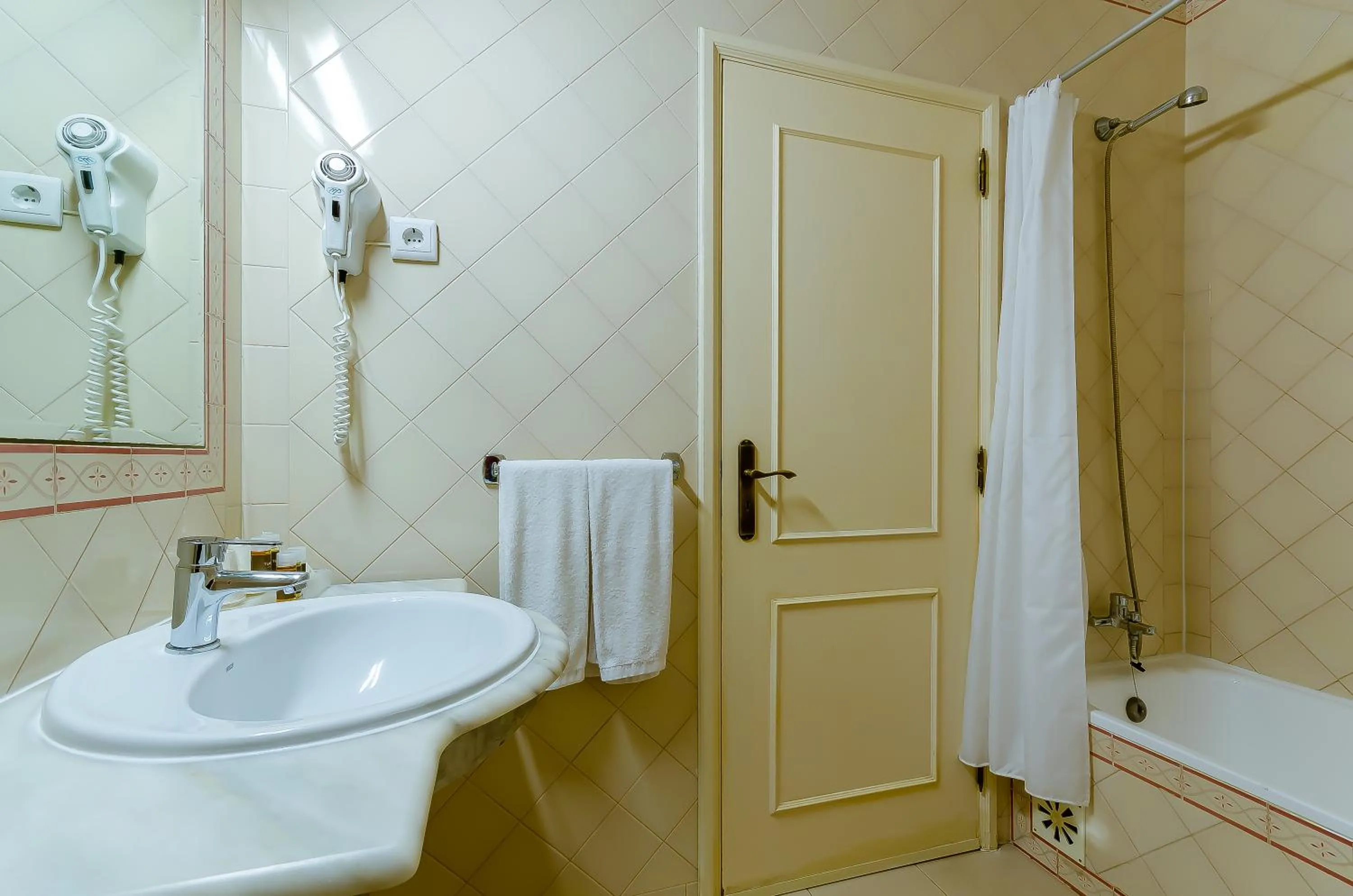 Bathroom in TURIM Estrela do Vau Hotel