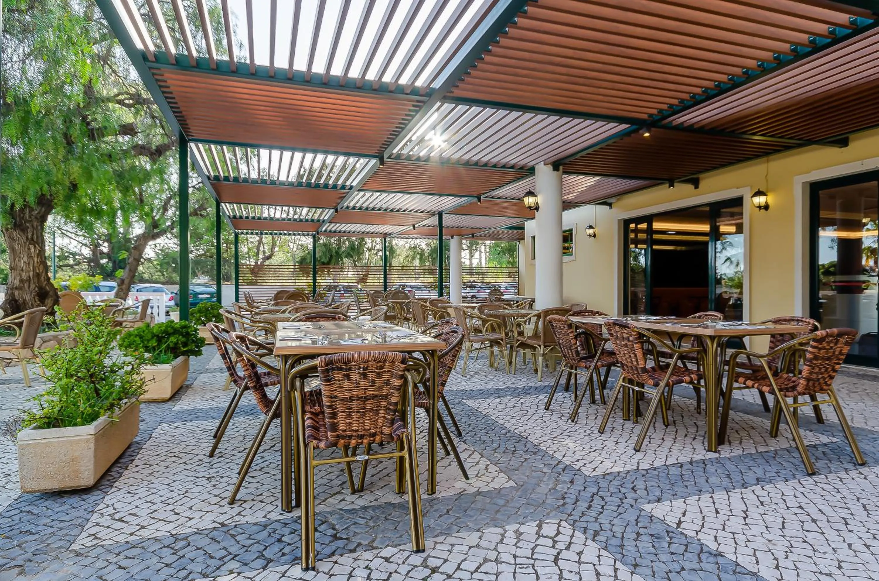 Lounge or bar in TURIM Estrela do Vau Hotel