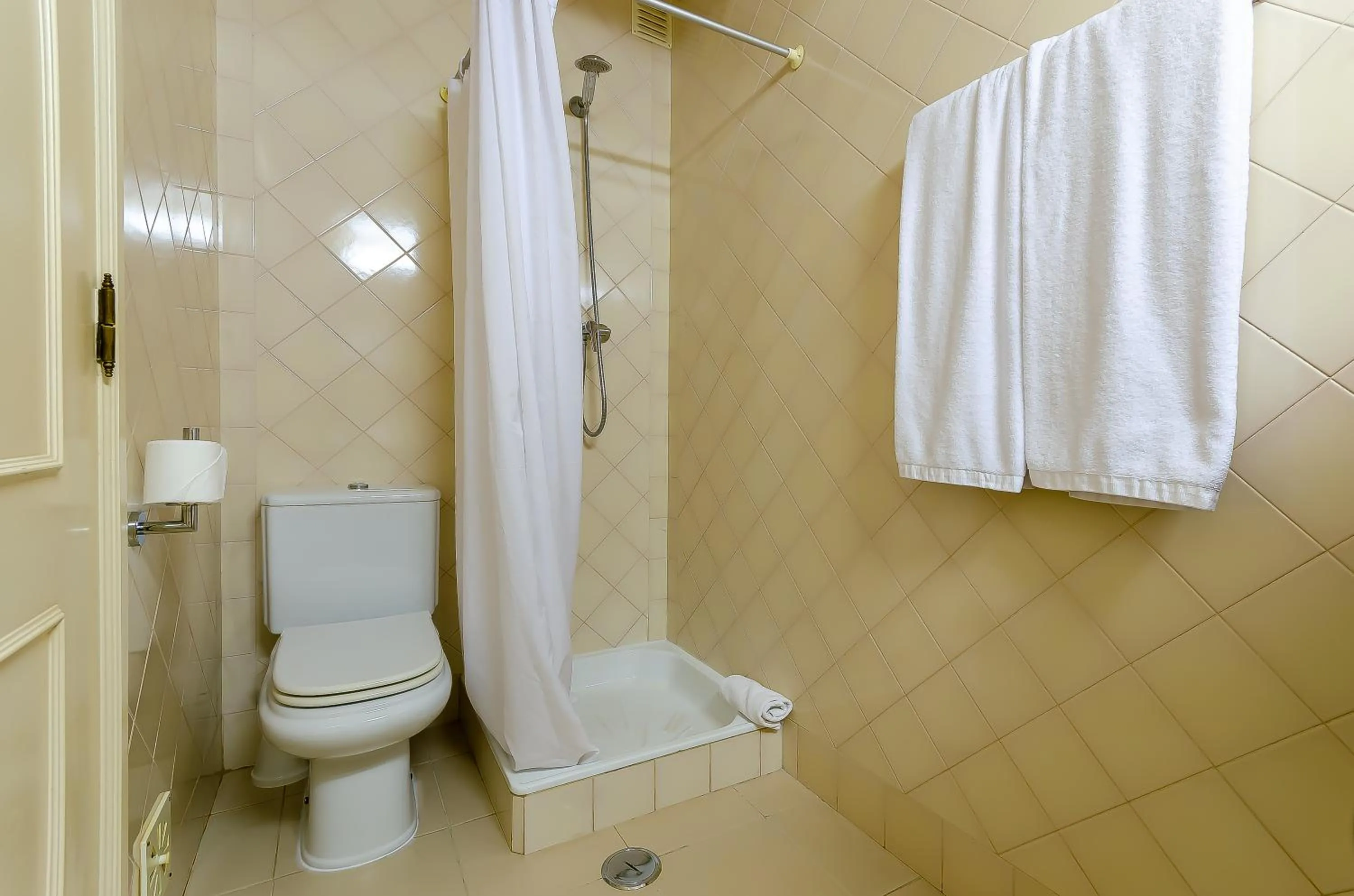 Bathroom in TURIM Estrela do Vau Hotel