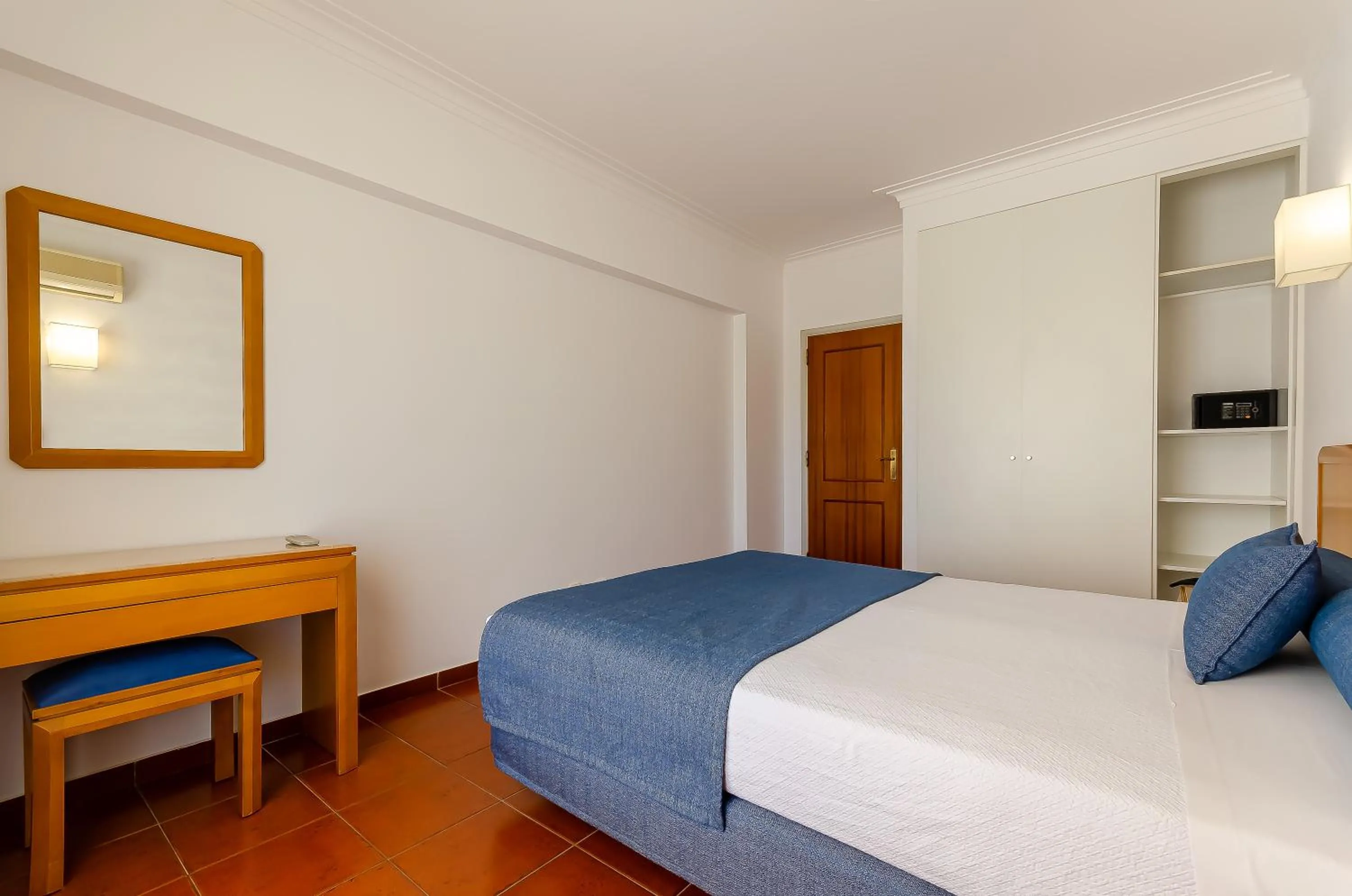 Bedroom, Bed in TURIM Estrela do Vau Hotel