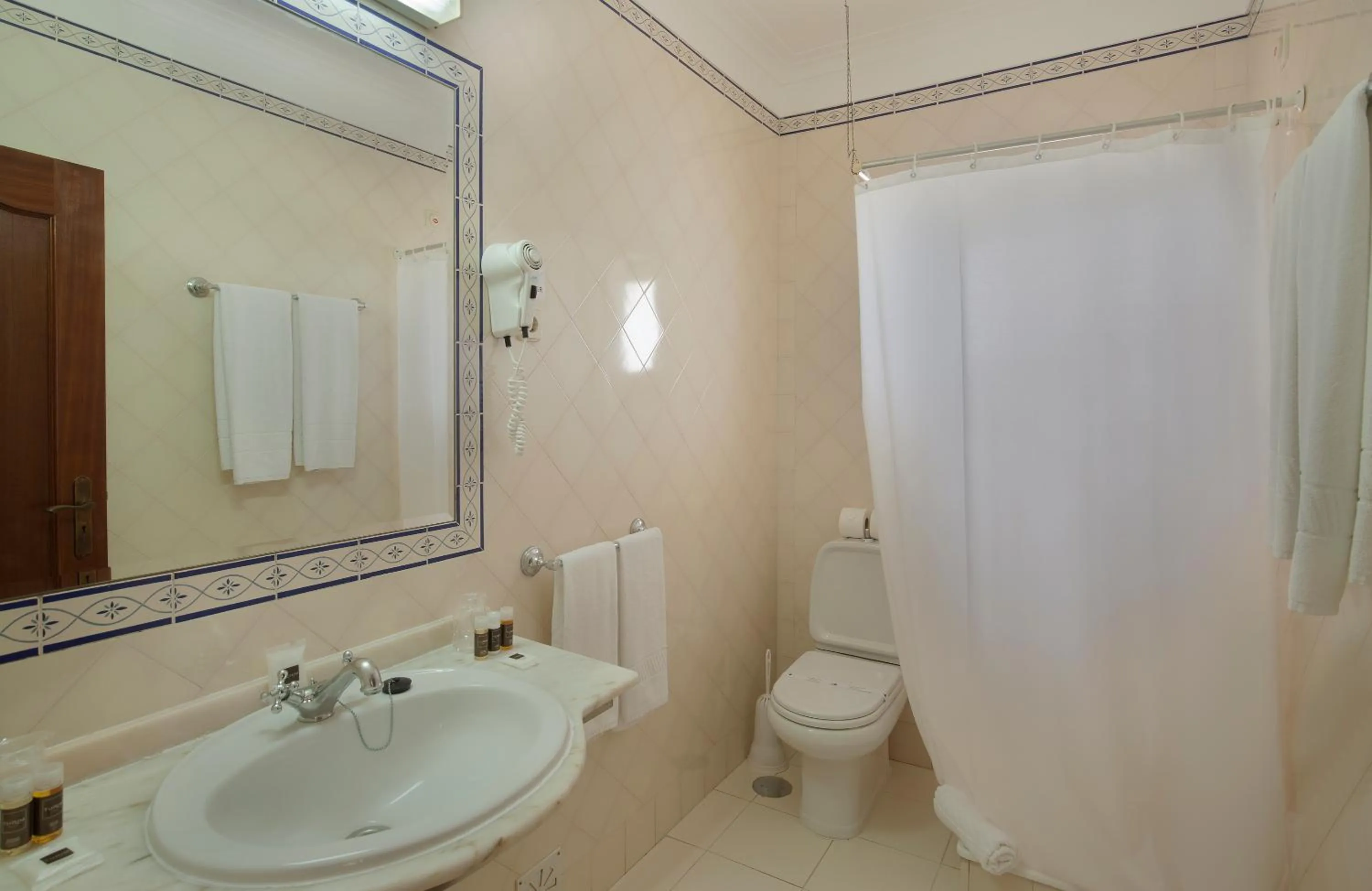 Bathroom in TURIM Estrela do Vau Hotel