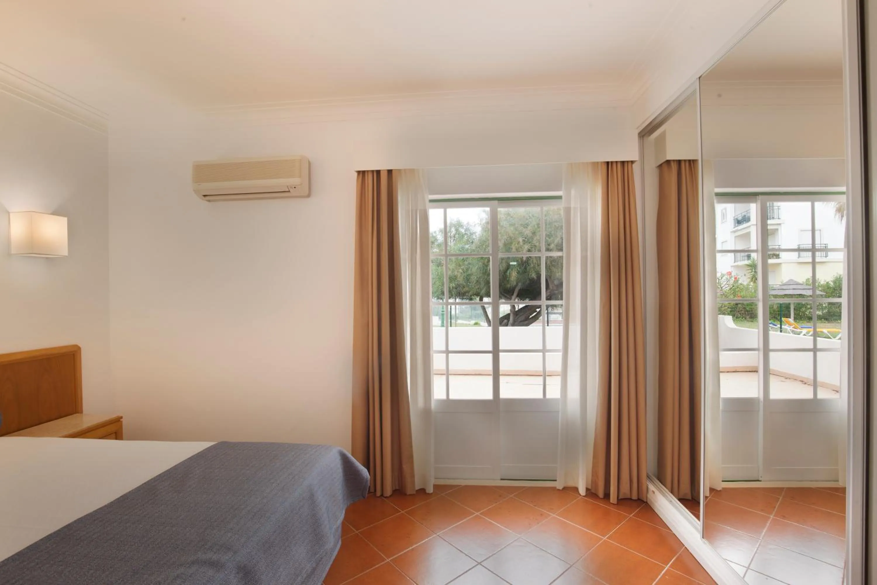 Bedroom, Bed in TURIM Estrela do Vau Hotel