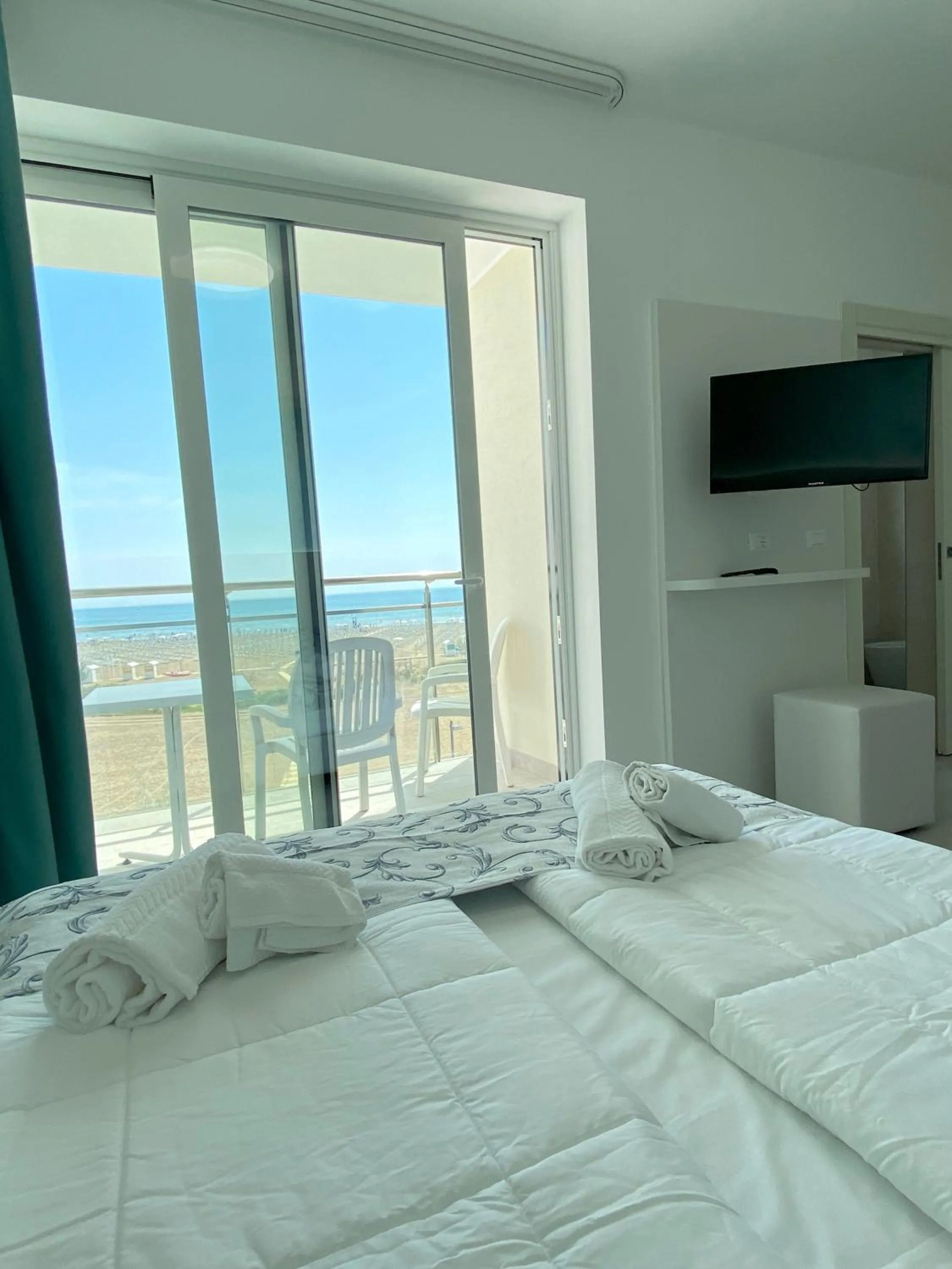 Sea view, Bed in Hotel Linda