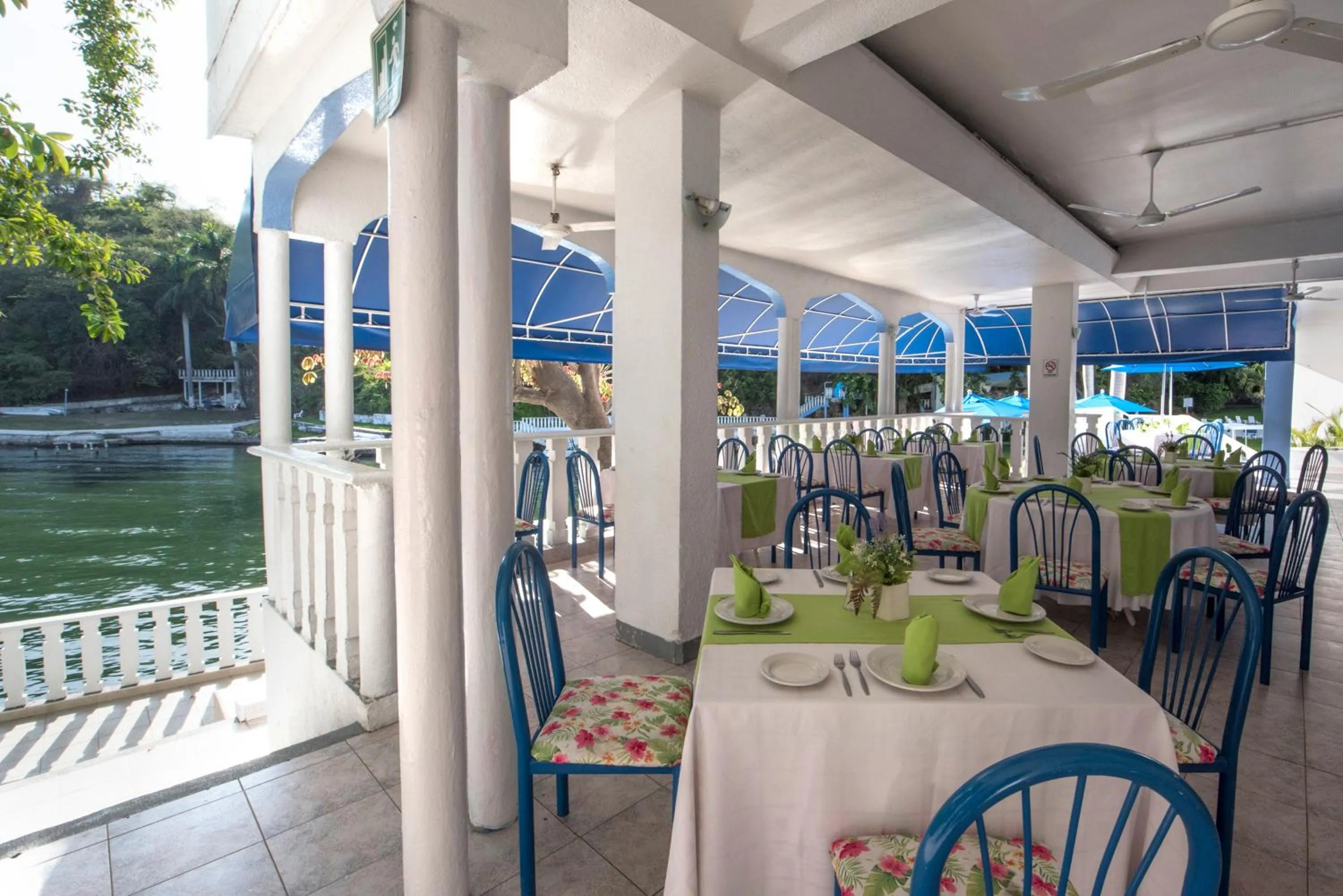 Restaurant/places to eat in Villa Bejar Tequesquitengo