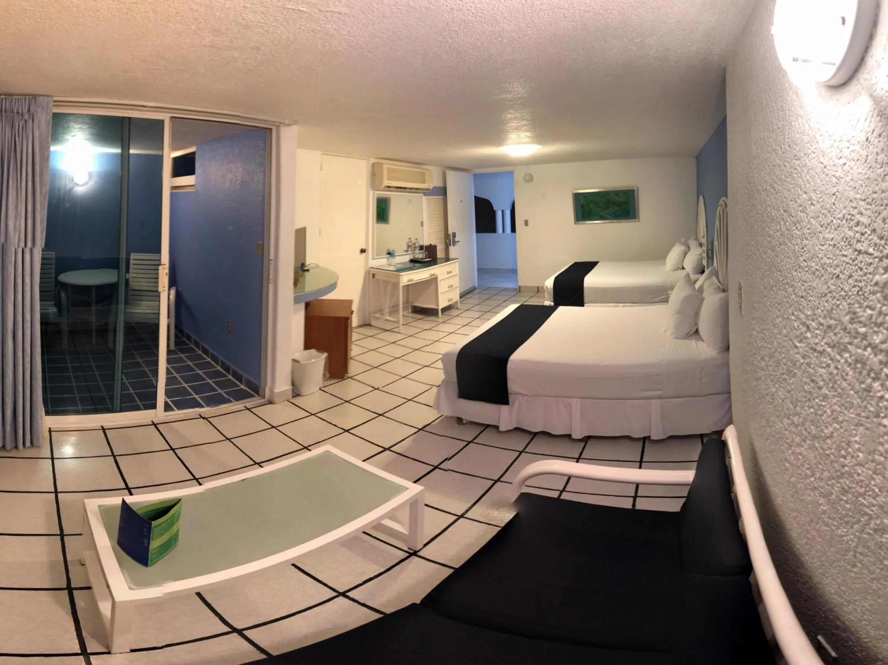 Photo of the whole room, Bed in Villa Bejar Tequesquitengo