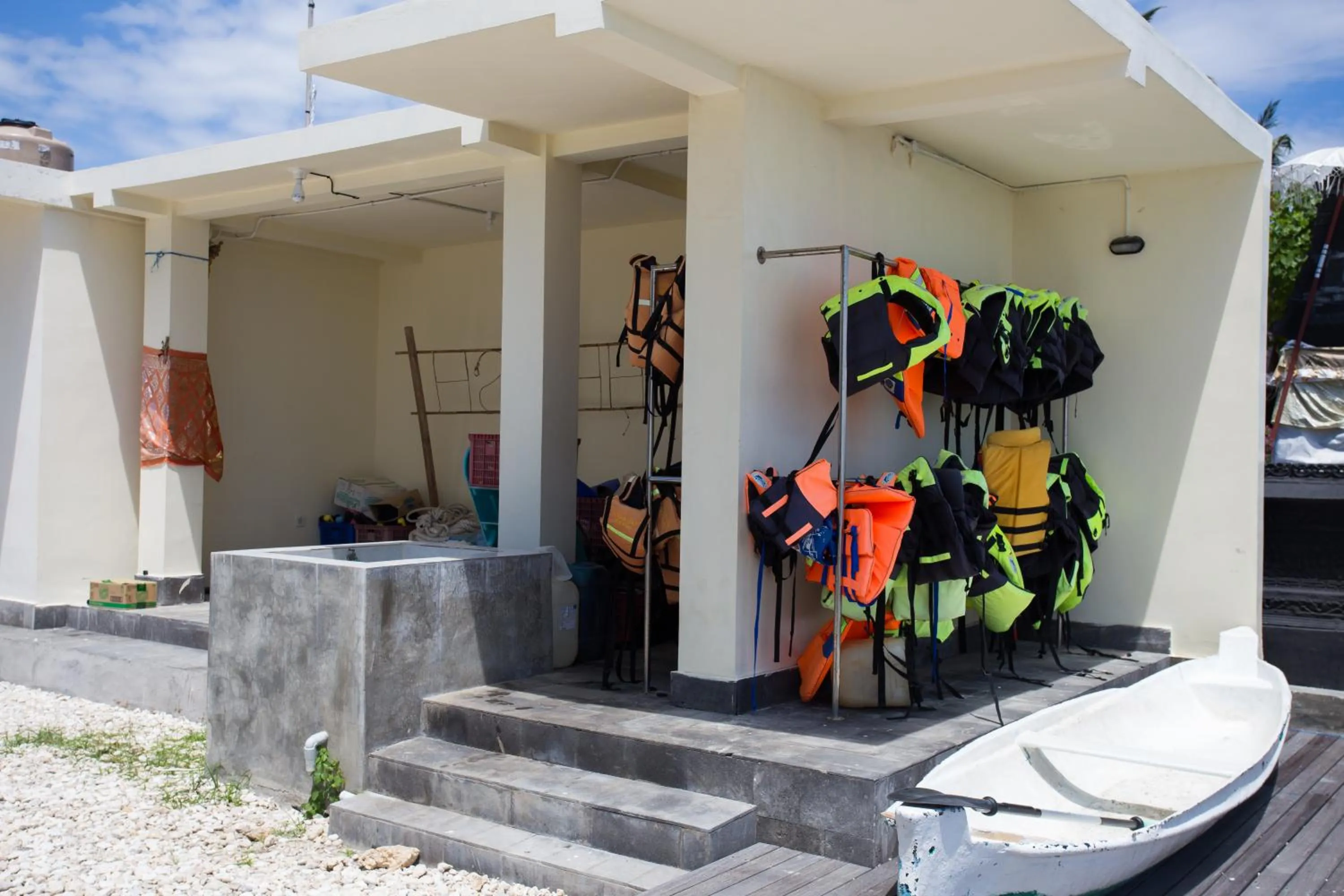 Diving in Rijet Villa Beach & Restaurant